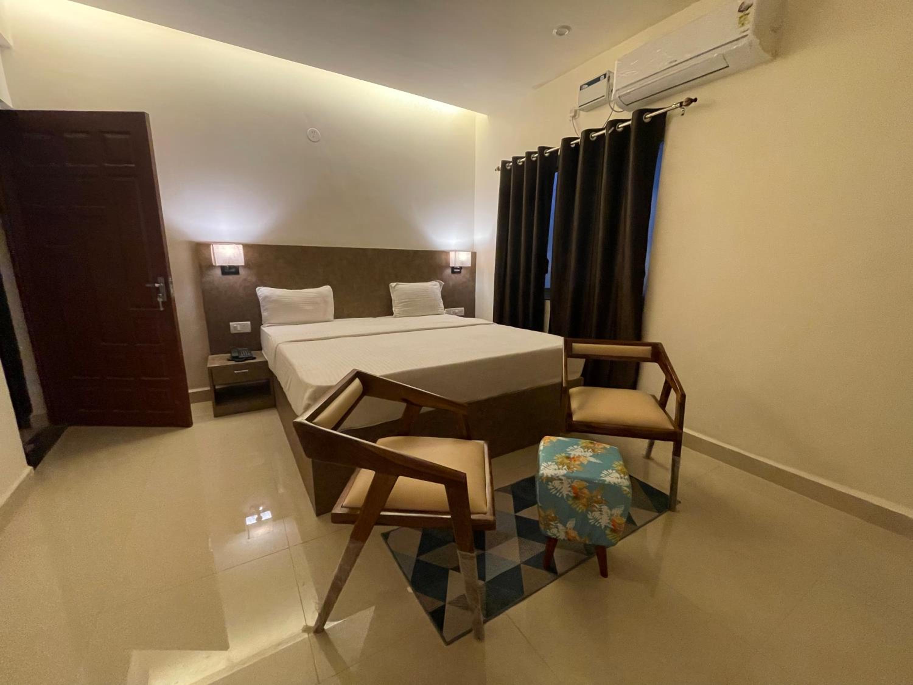 Deluxe Double Room photo 3