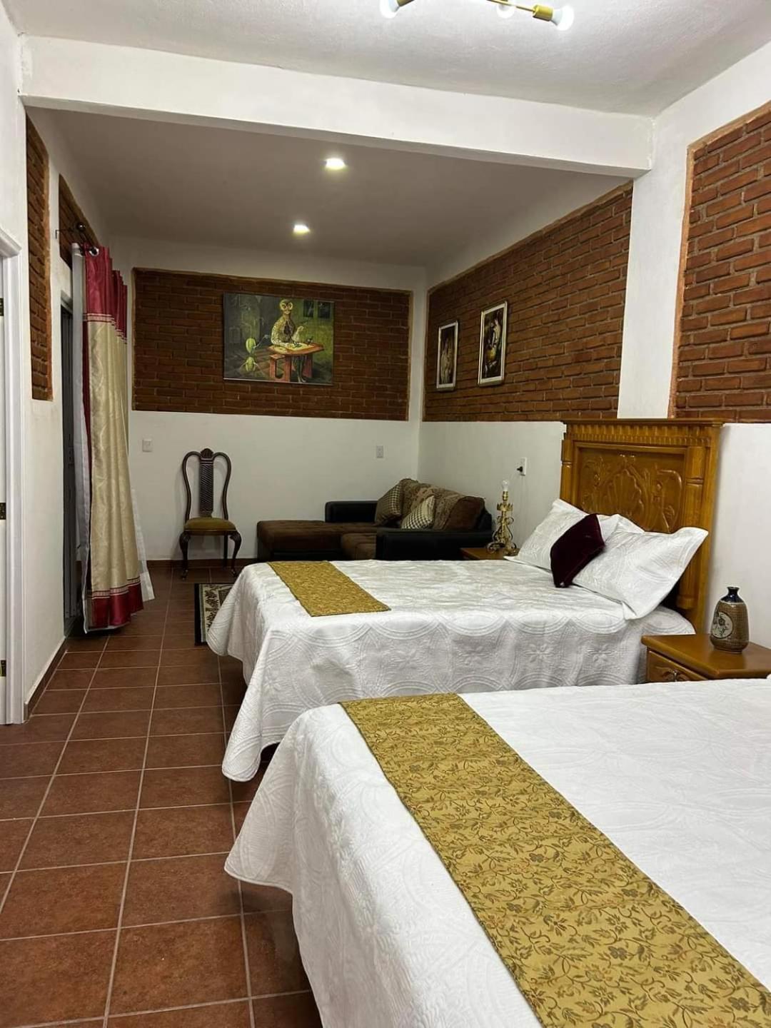 Deluxe Family Room - Photo 9