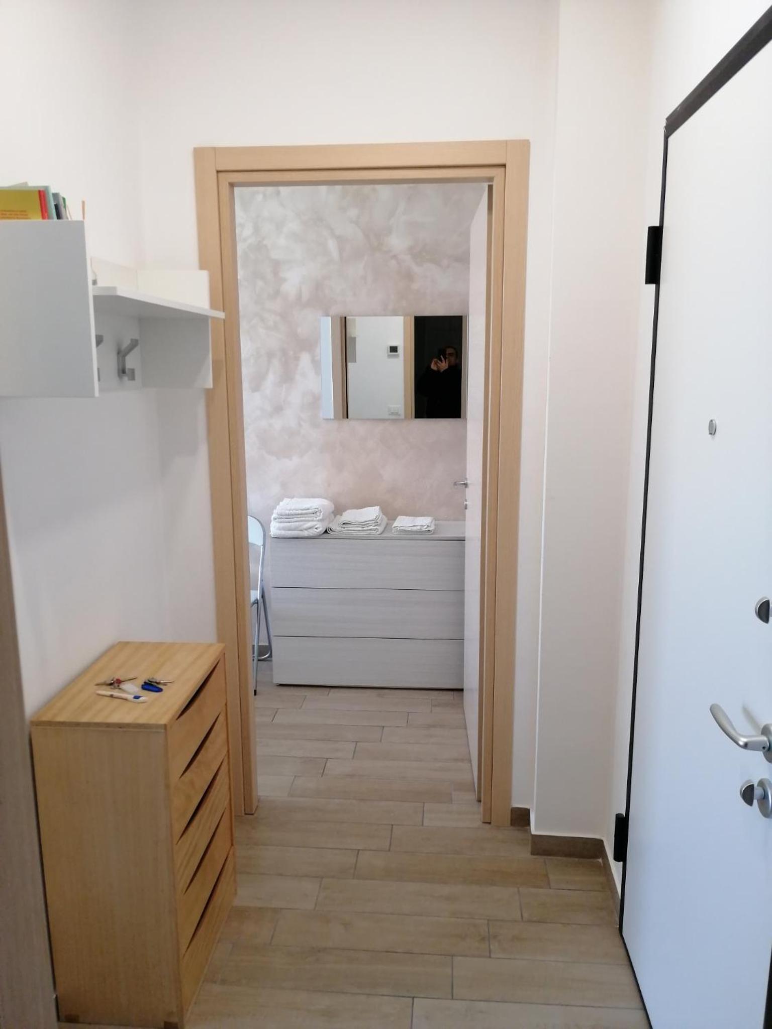 One-Bedroom Apartment photo 1