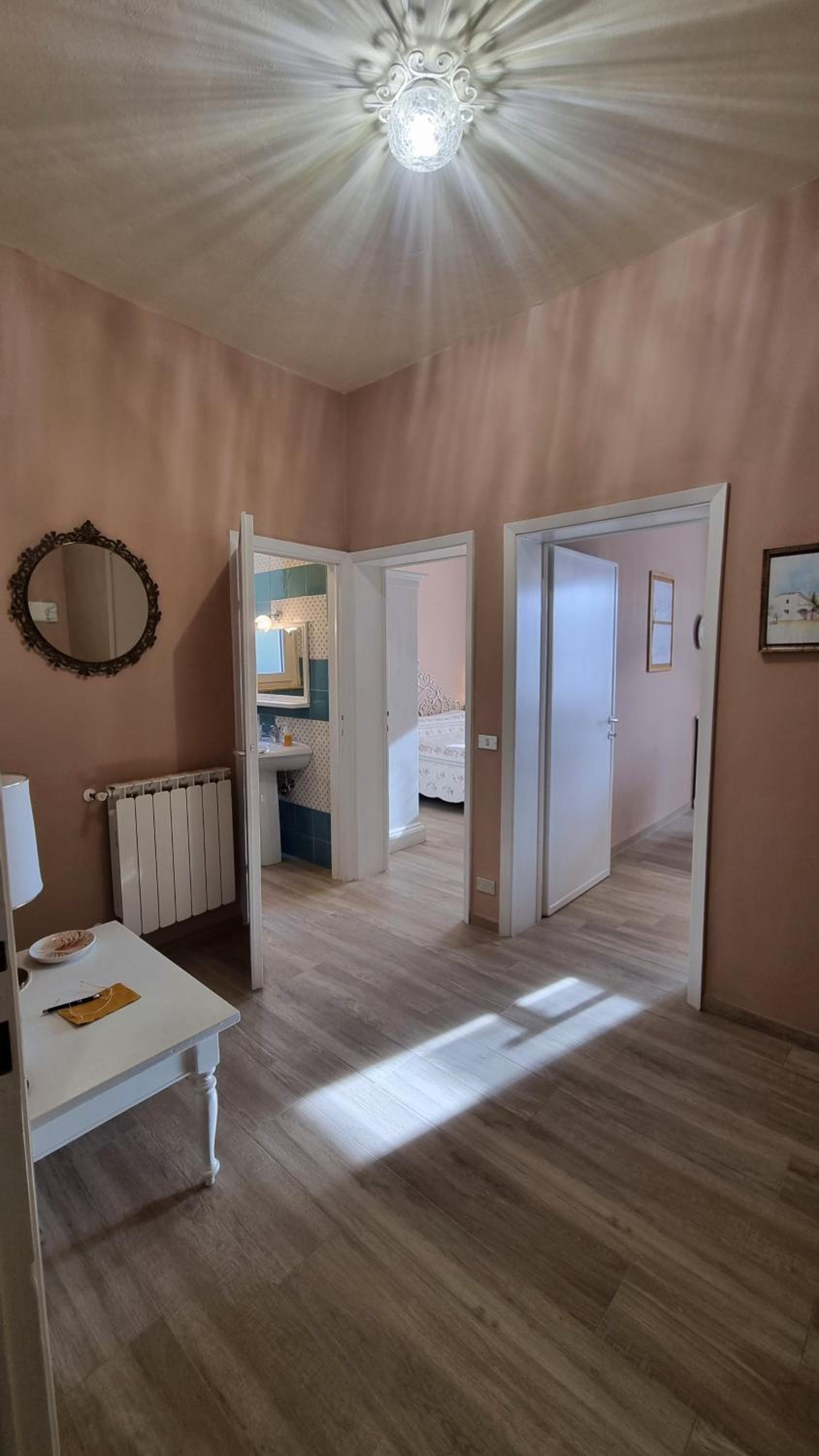 One-Bedroom Apartment photo 2