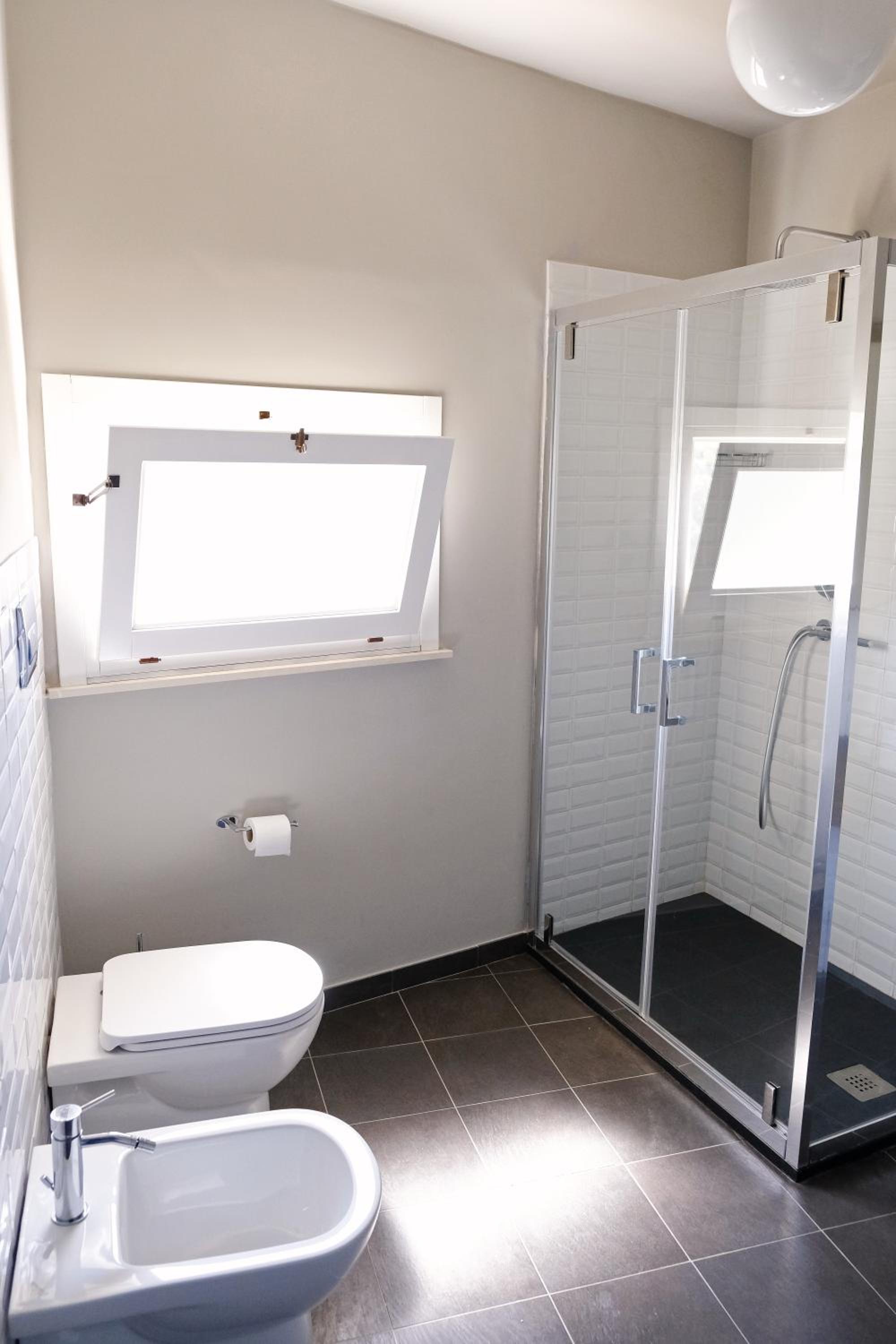 Double Room with Balcony - Photo 7