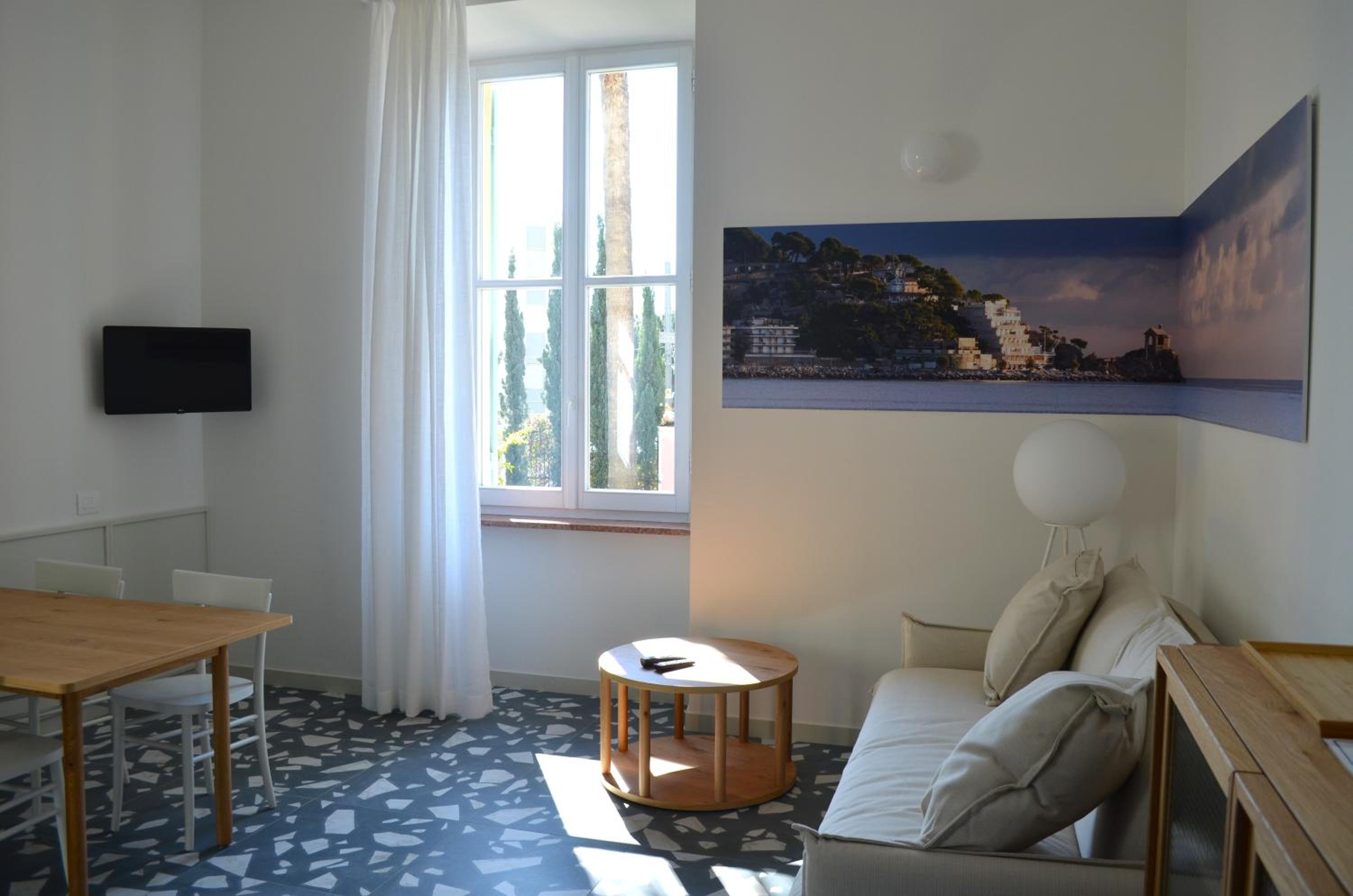 One-Bedroom Apartment with Garden photo 2