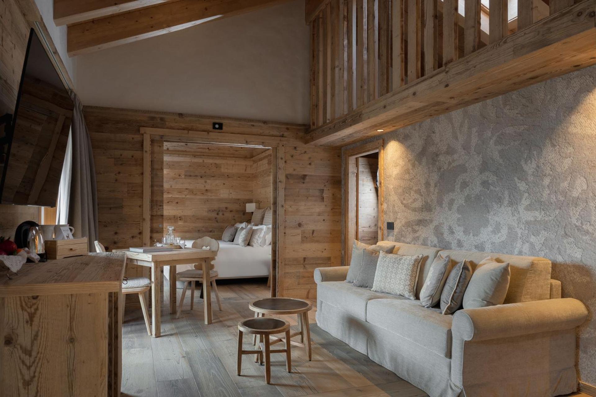 Deluxe Suite - Photo 3