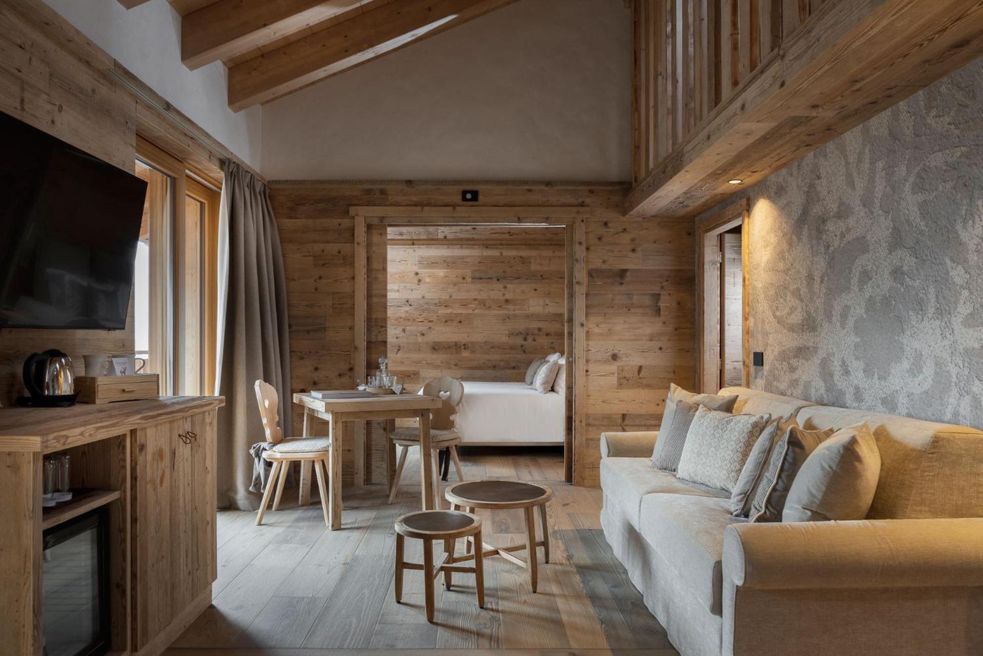 Deluxe Suite - Photo 2