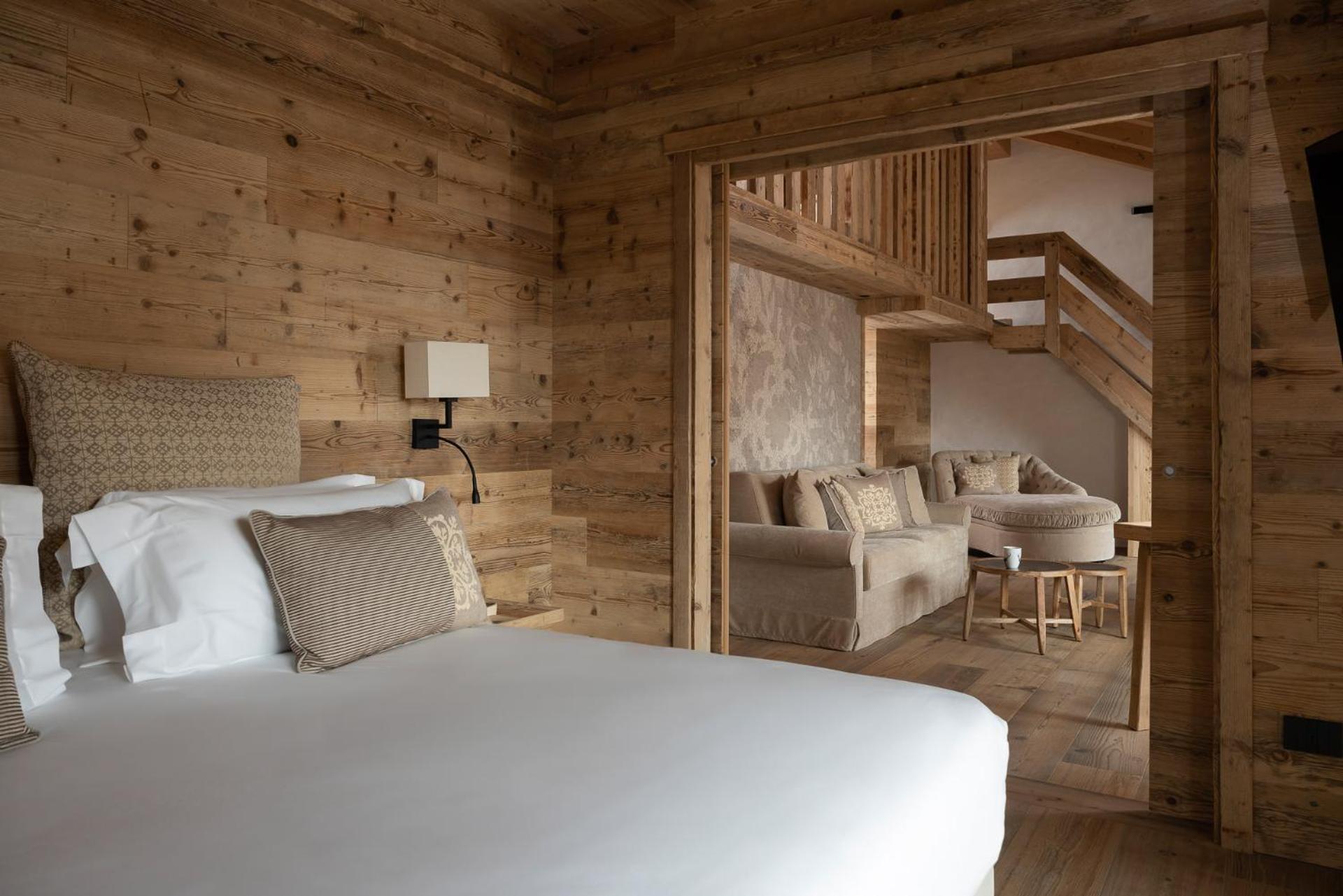 Deluxe Suite - Photo 6