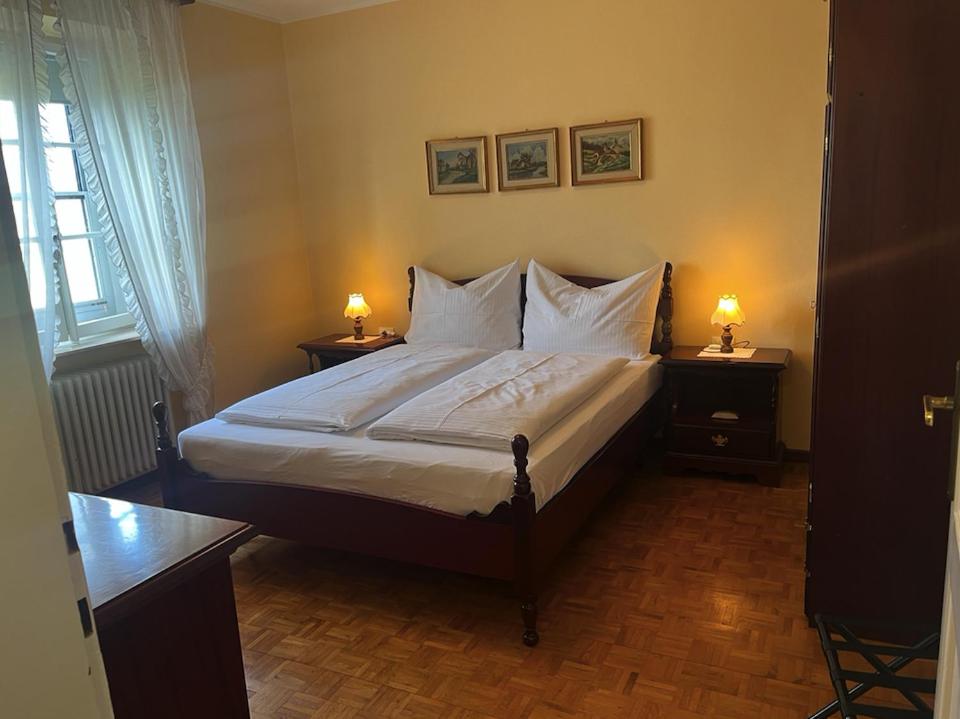Double or Twin Room with Private Bathroom photo 3