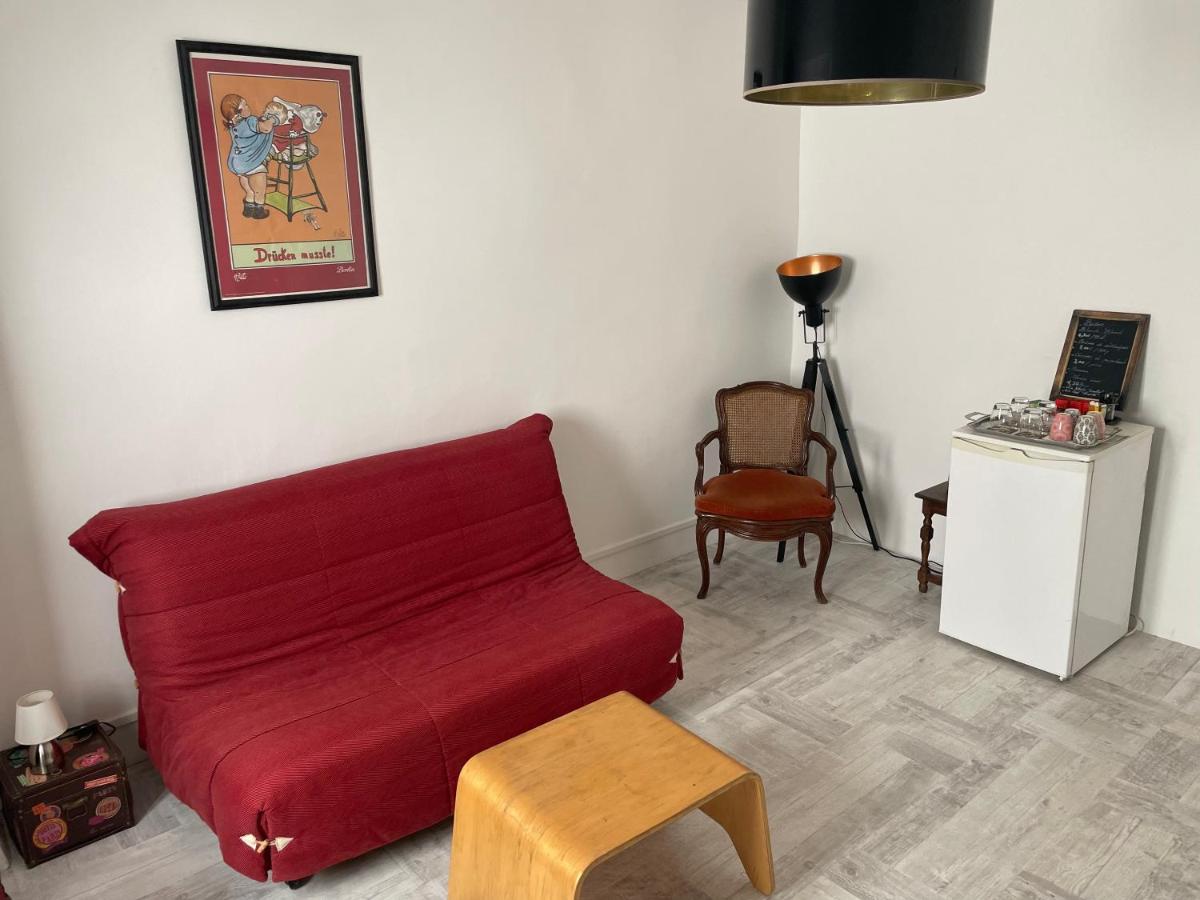 Family Room with Private Bathroom photo 2