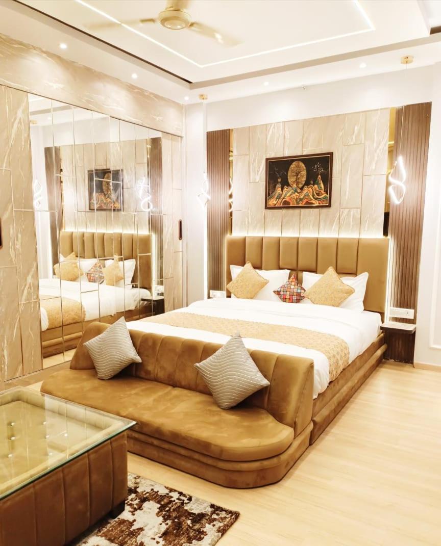 Deluxe King Suite - Photo 18