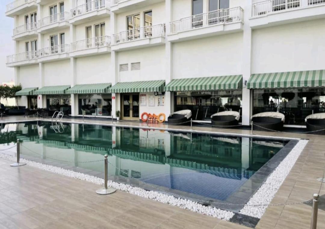 Deluxe King Suite - Photo 19