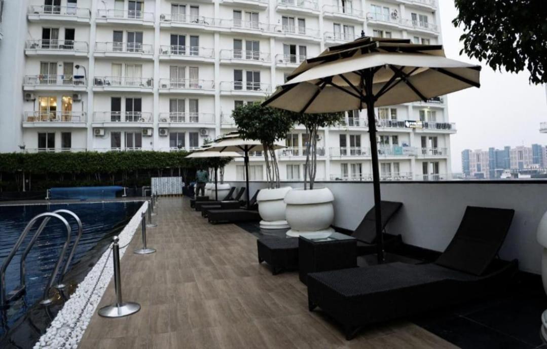 Deluxe King Suite - Photo 24