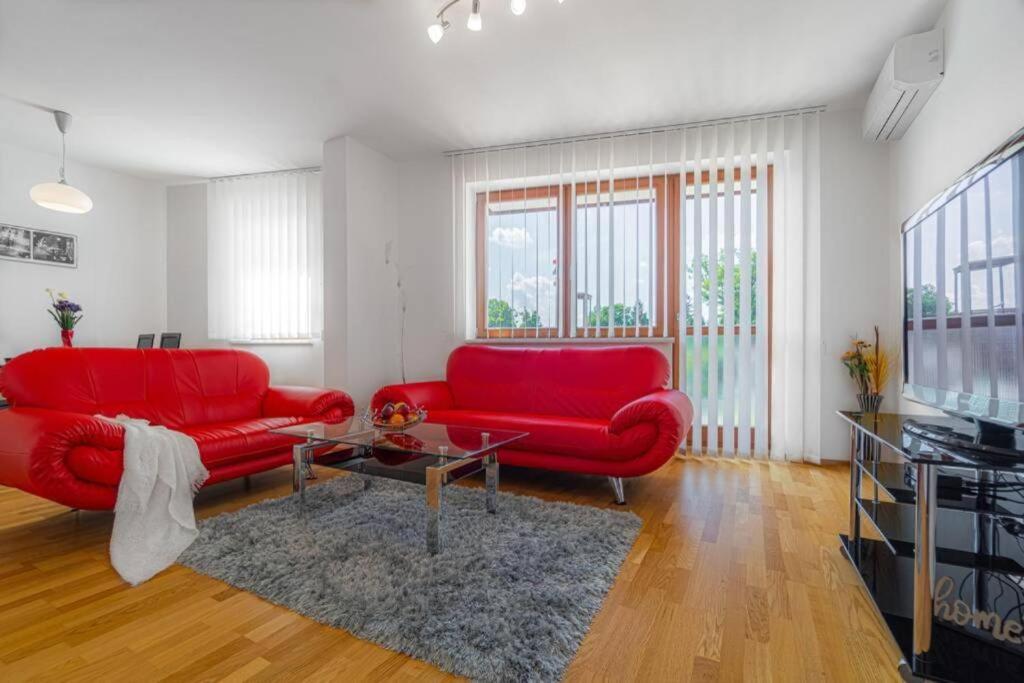 Apartment with Balcony photo 1