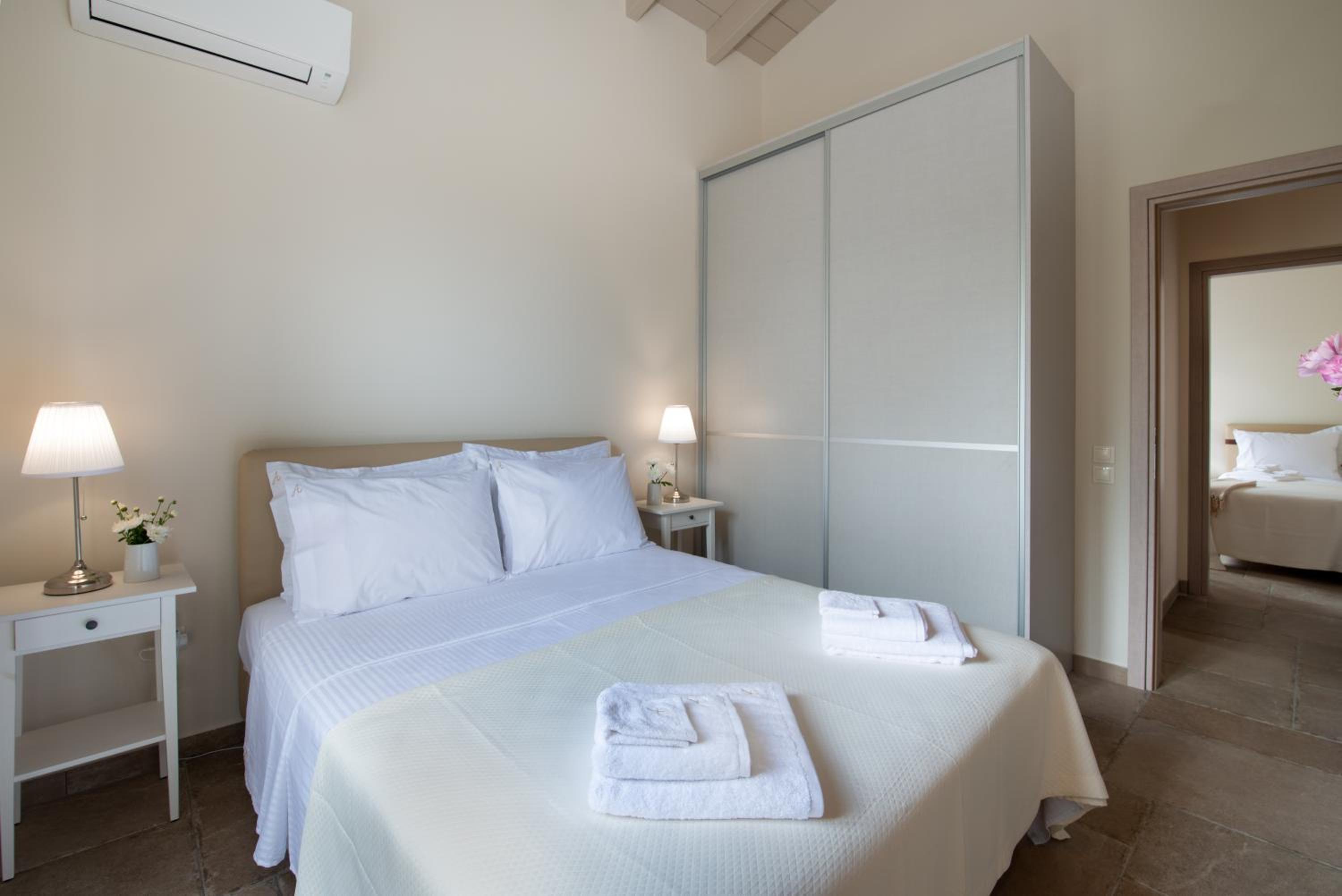 Three-Bedroom Villa photo 2