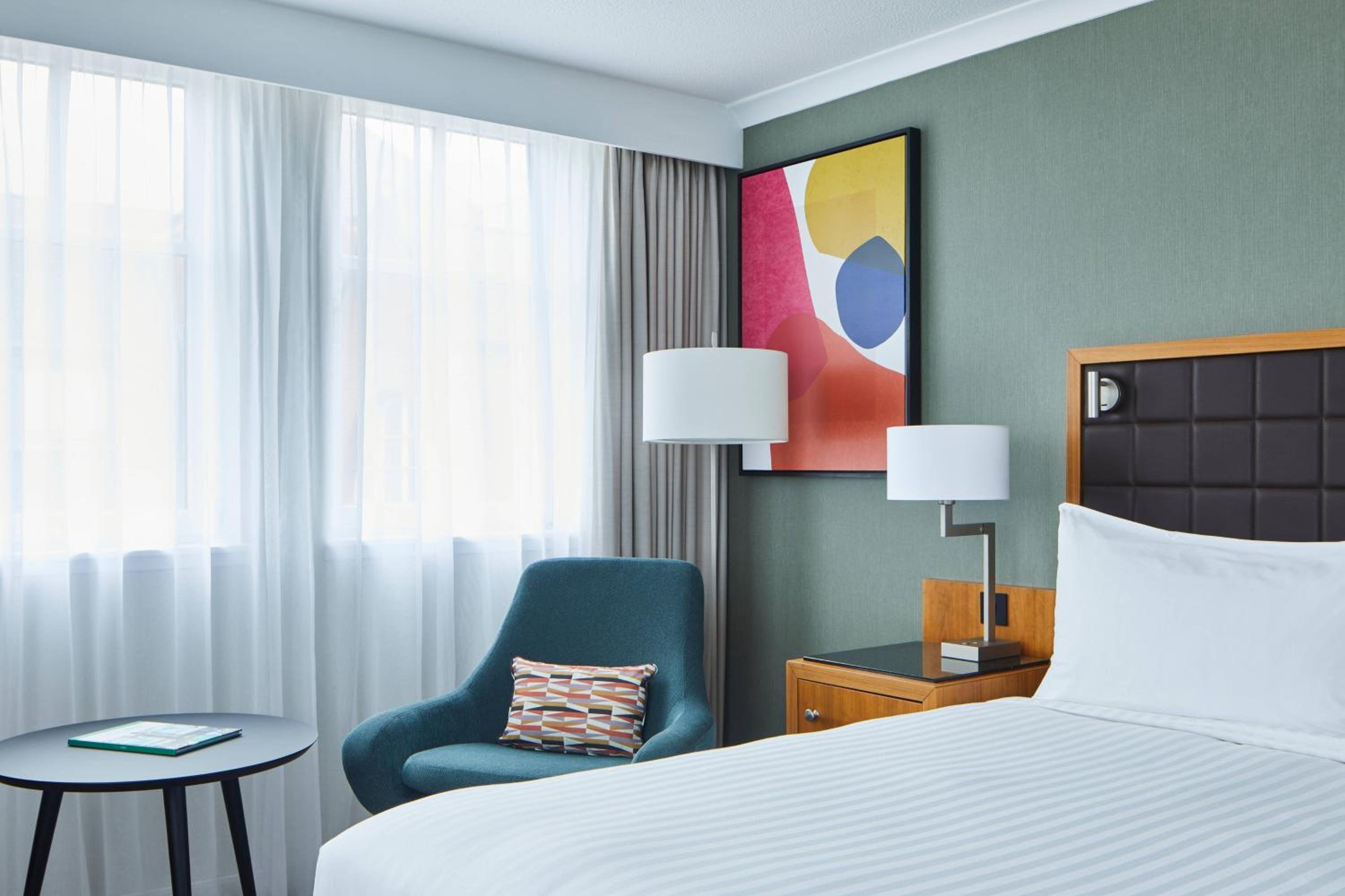 Deluxe Queen Room - Photo 4