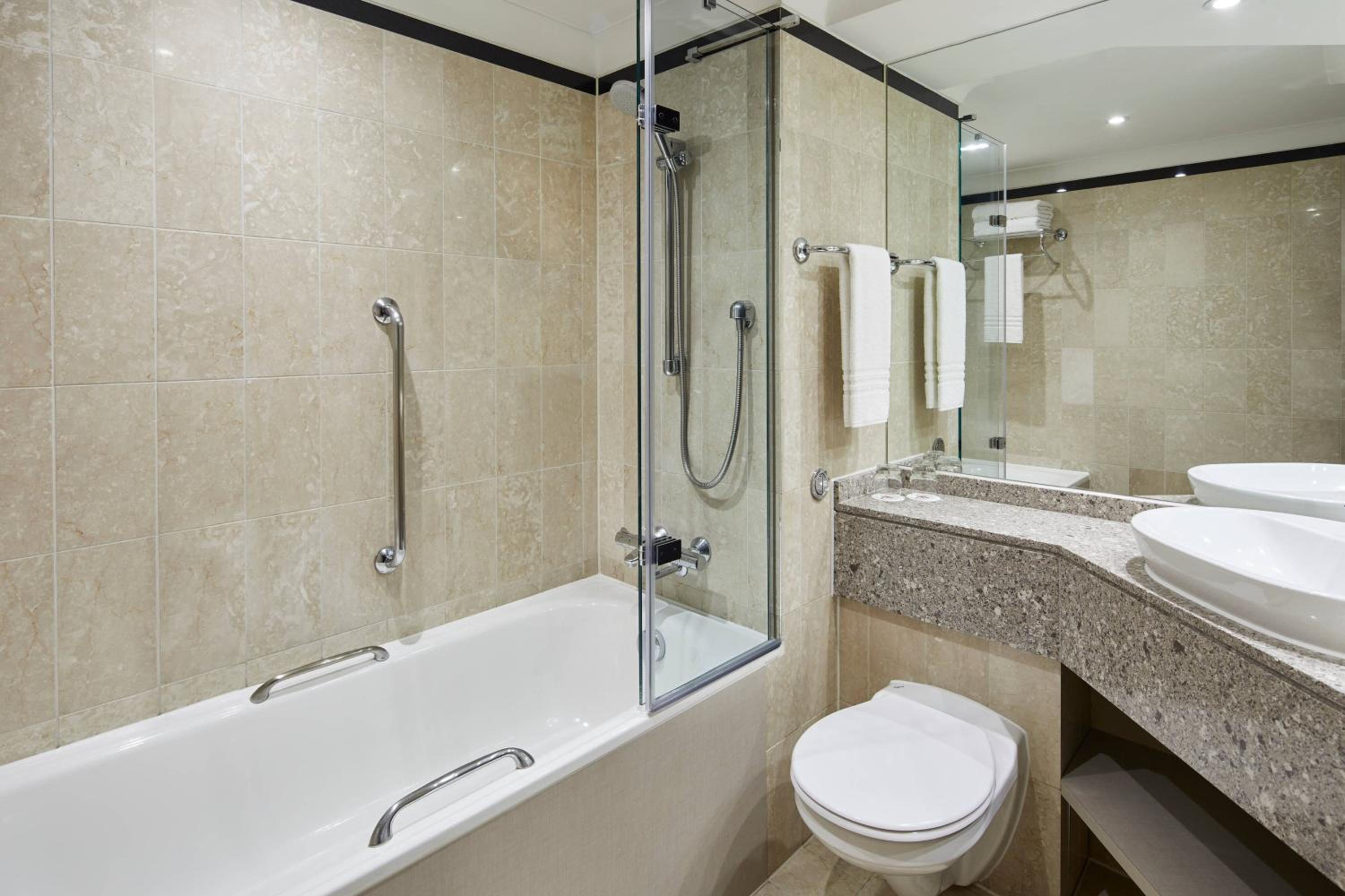 Executive King Room, Executive Lounge Access - Photo 3