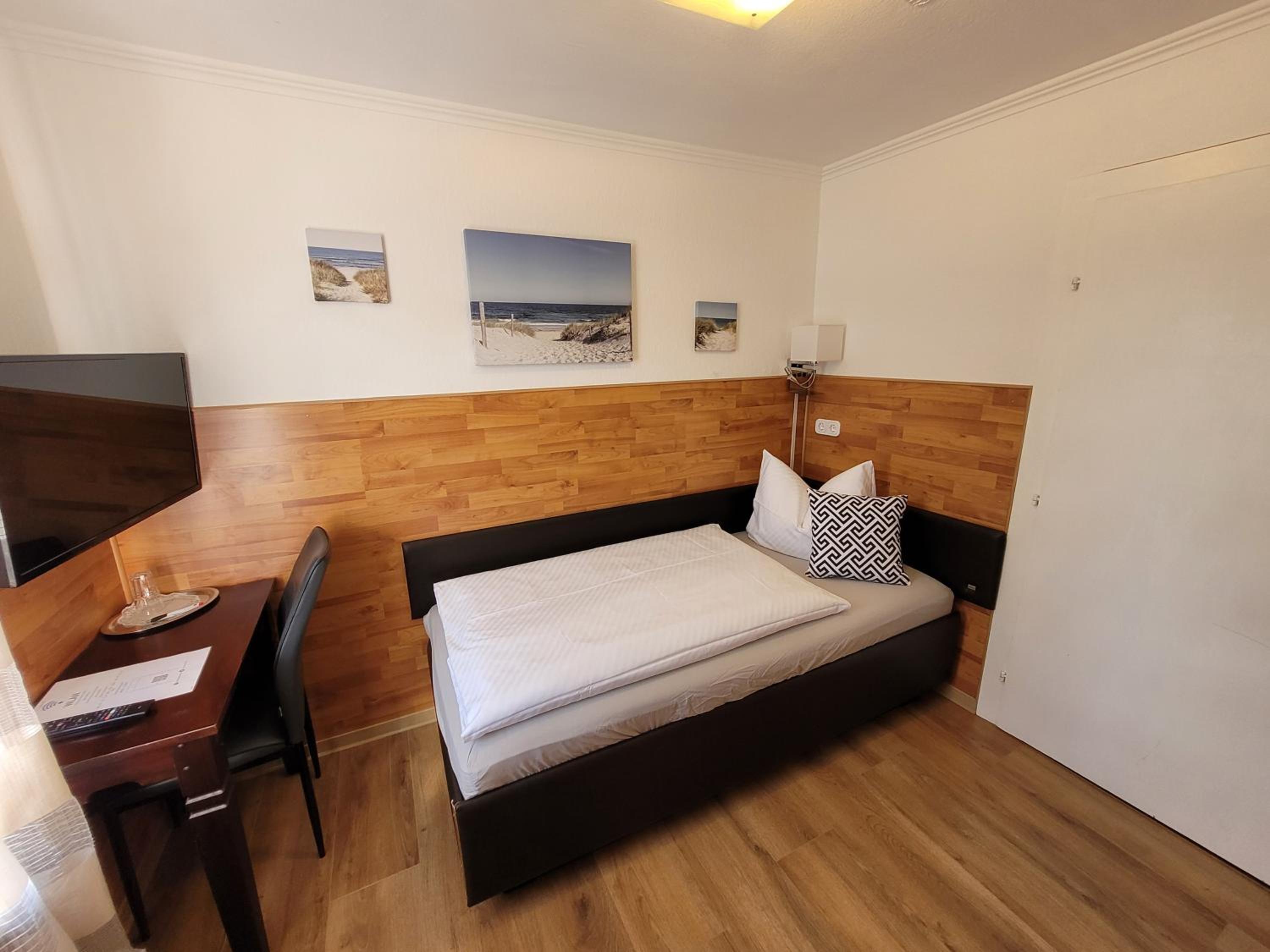 Budget Single Room photo 3