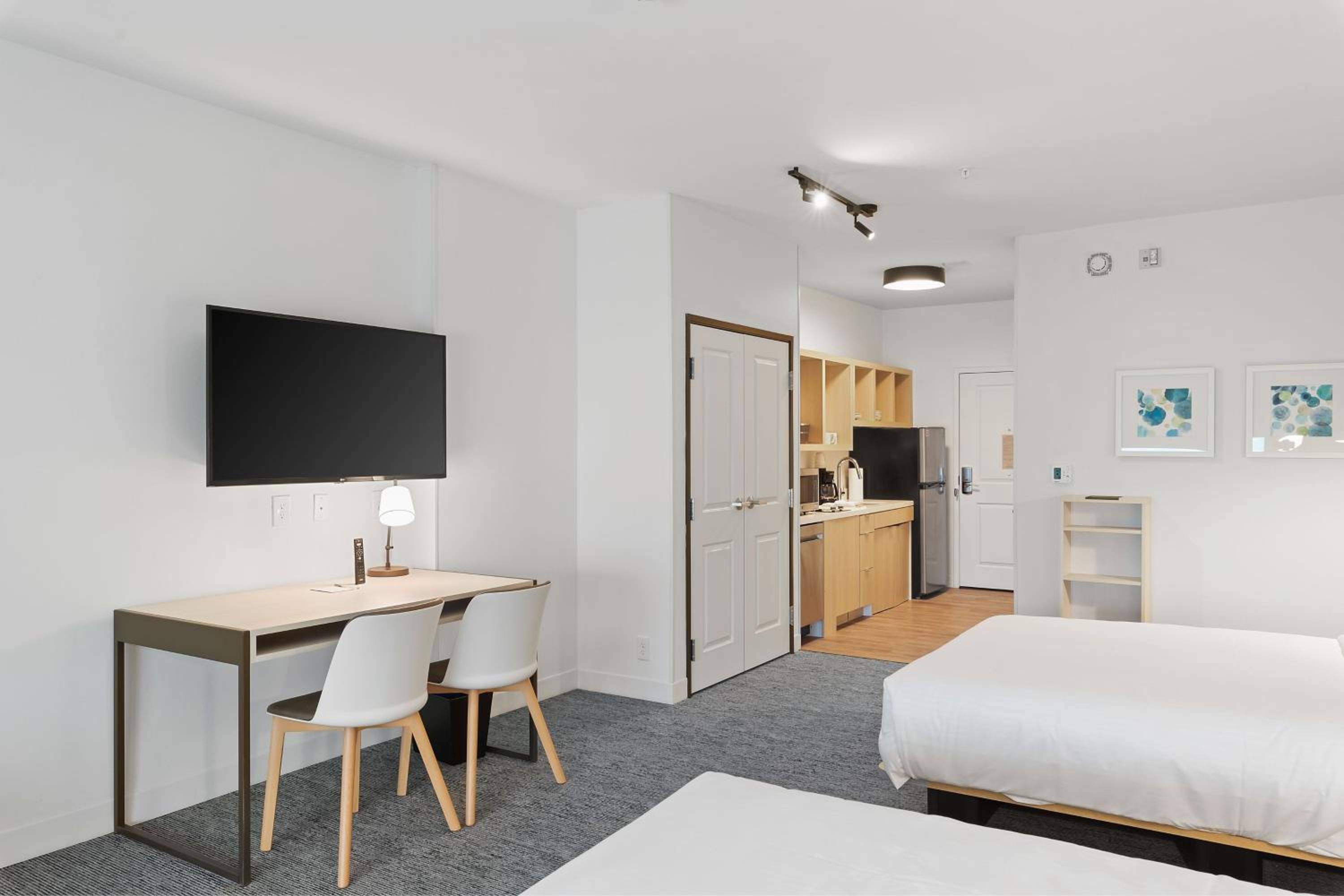 Large Studio with Two Queen Beds - Photo 1
