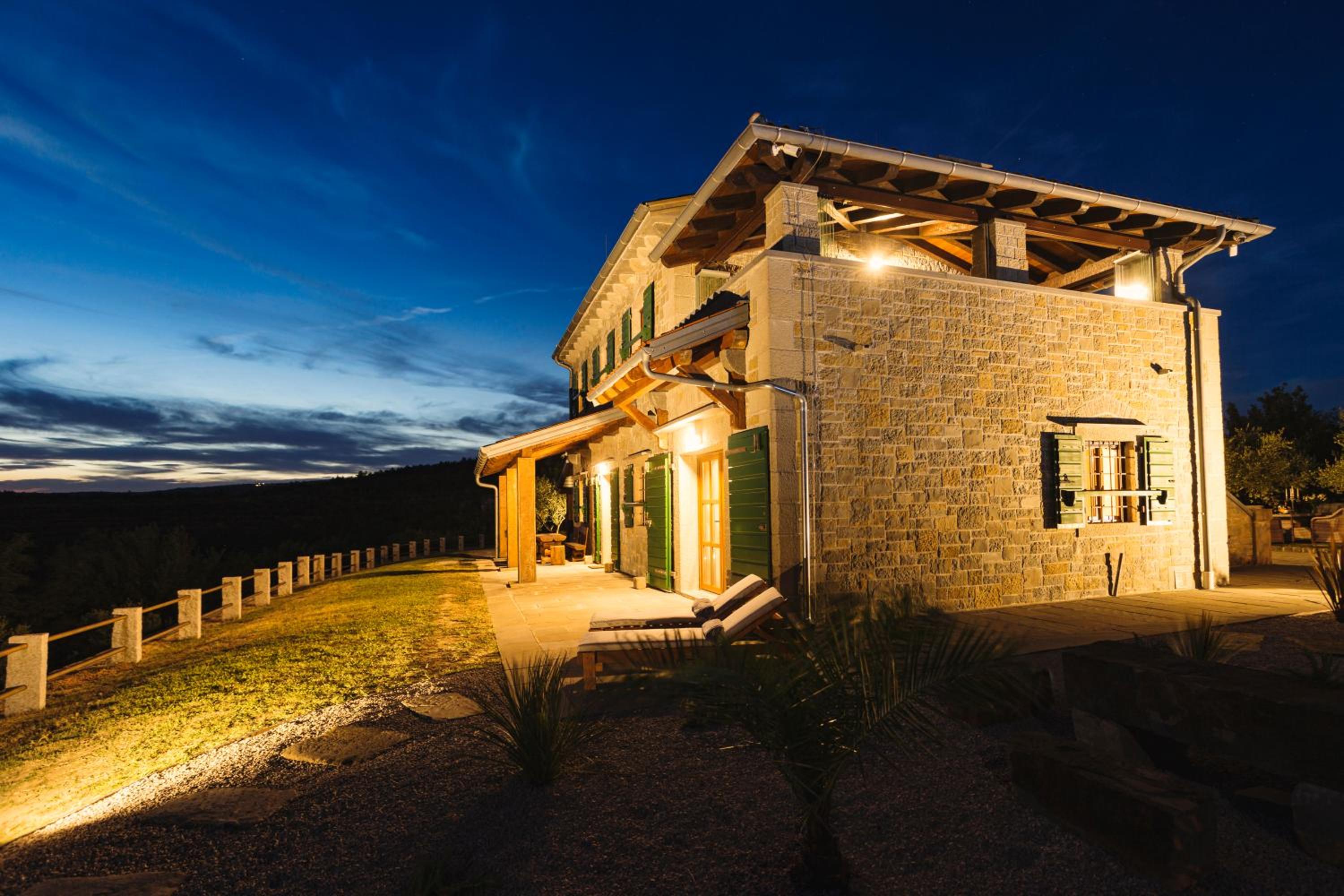 Three-Bedroom Villa photo 3