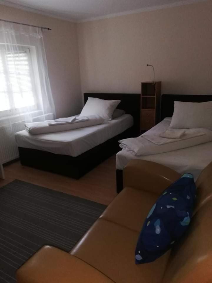 Double Room with Extra Bed photo 3