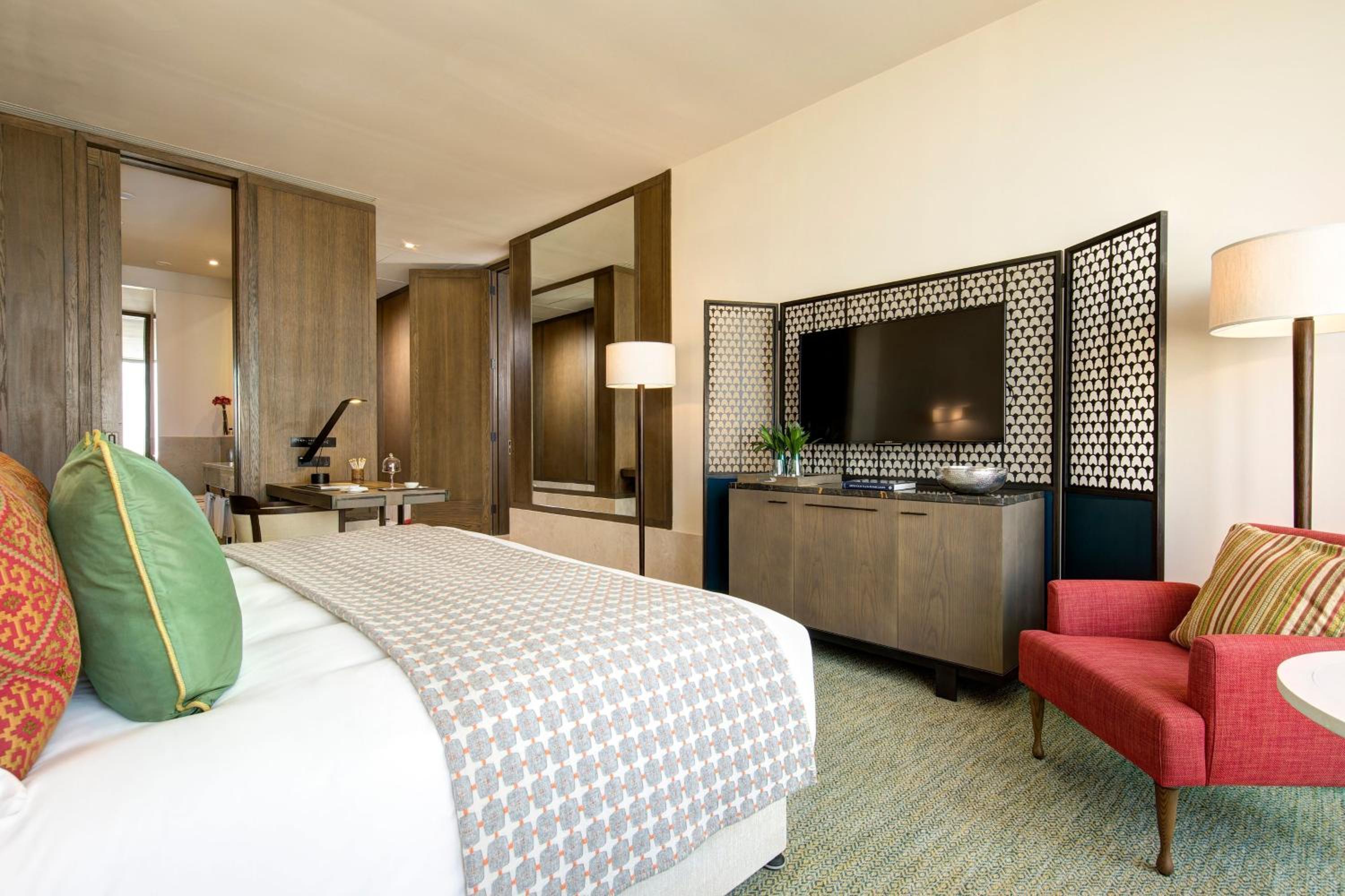 Superior Guest room, 1 King, High floor