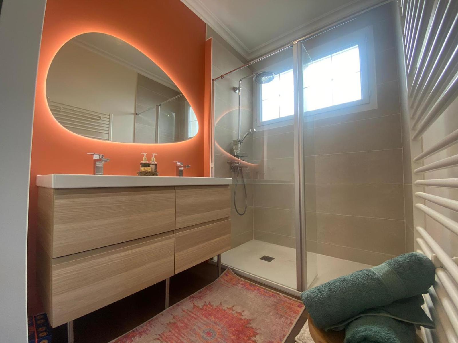 Queen Room with Pool View photo 3