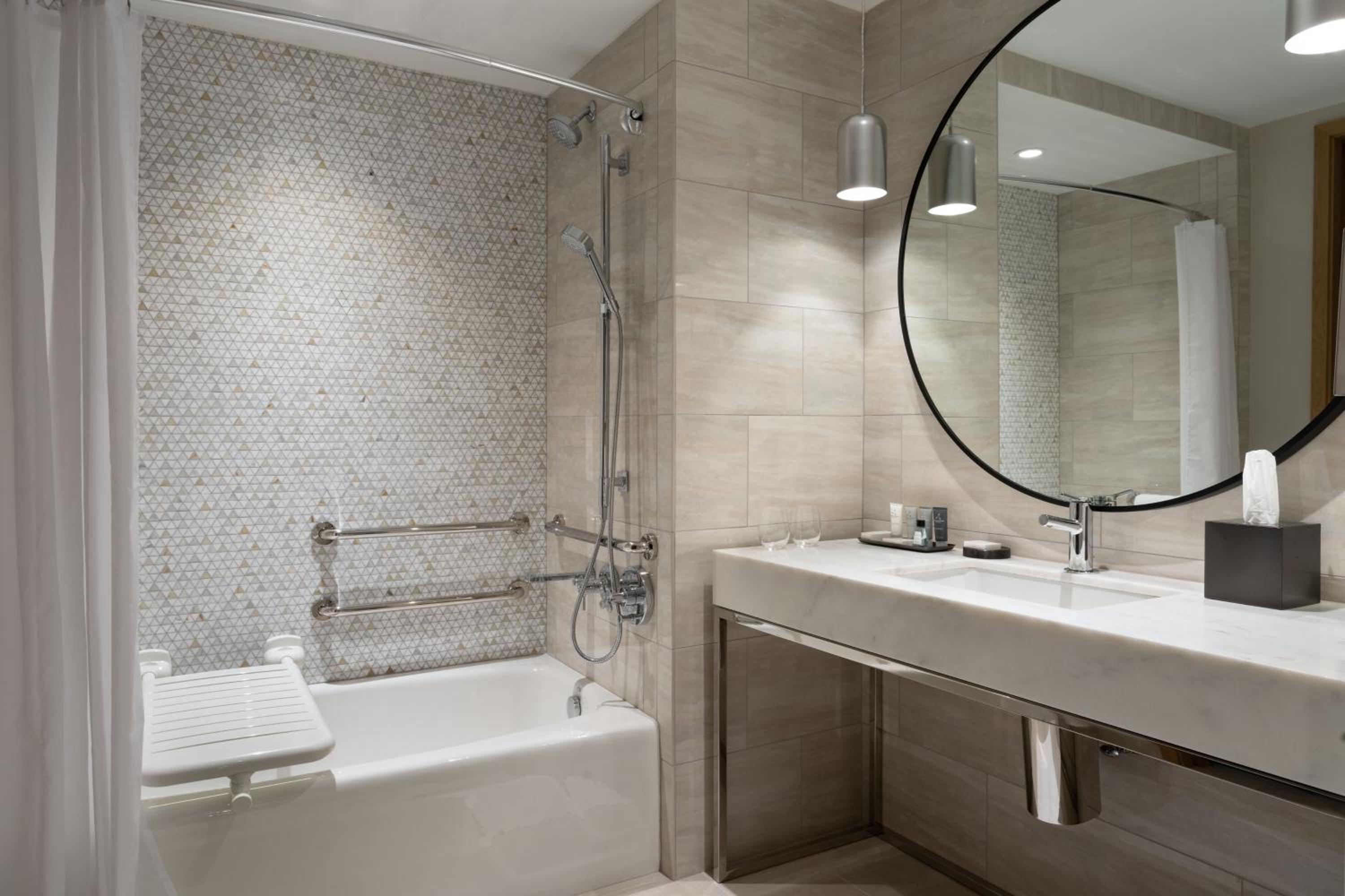 Deluxe Guest room with 2 Queen