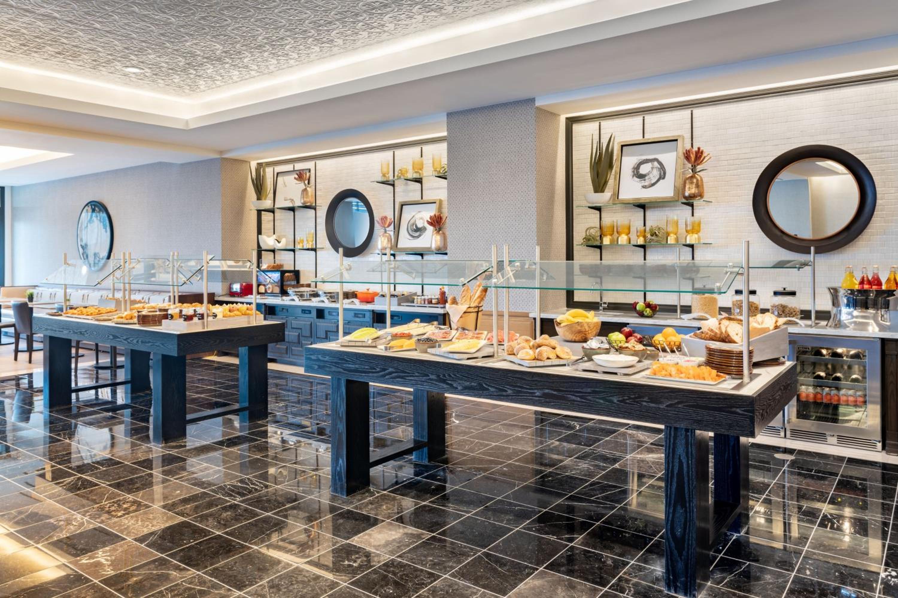 Guest room with 2 Queen, Executive lounge access, Water view