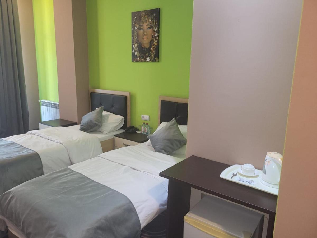Double or Twin Room photo 3