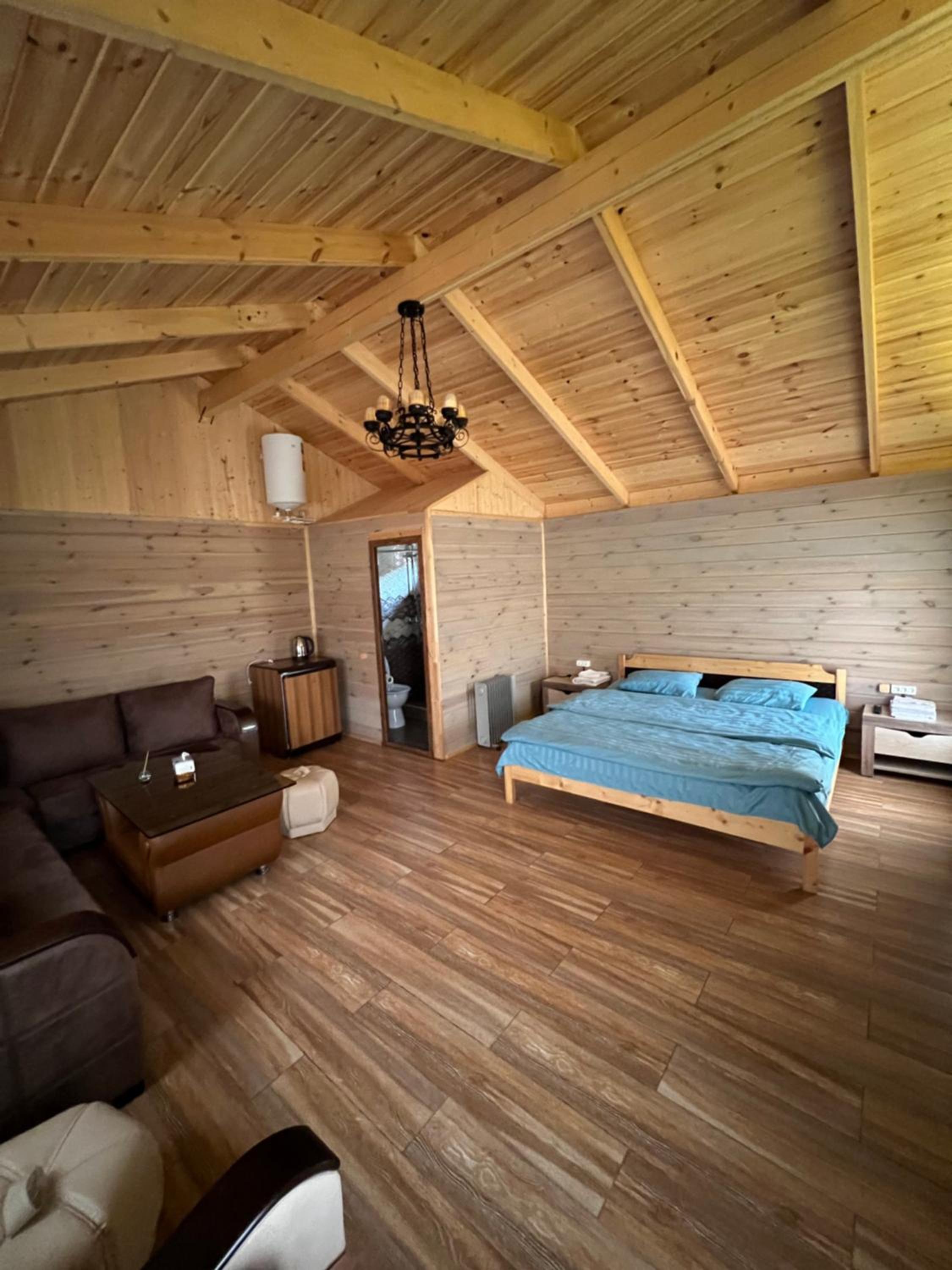 Deluxe Double Room with Shower photo 3