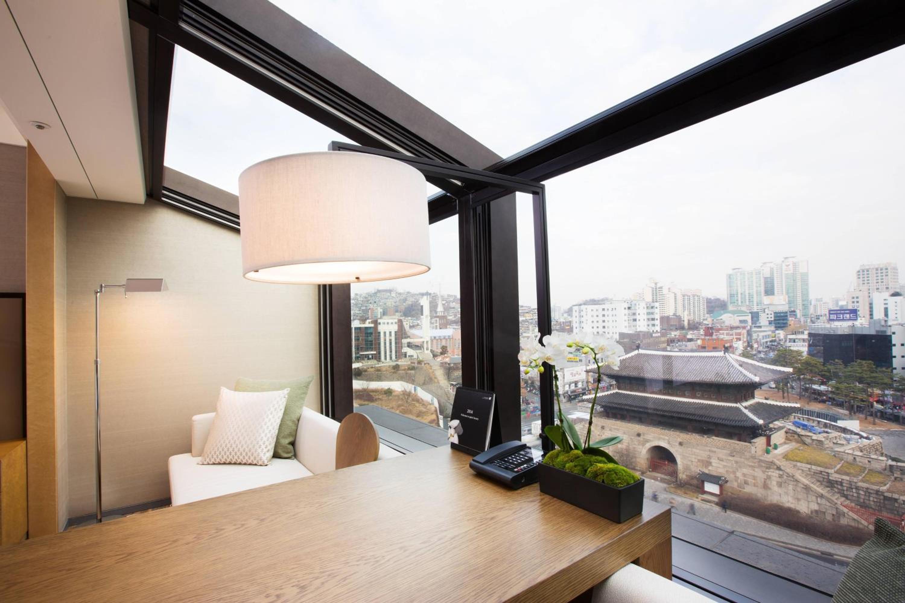 Executive lounge access, Guest room, 1 King, Skyline view photo 2