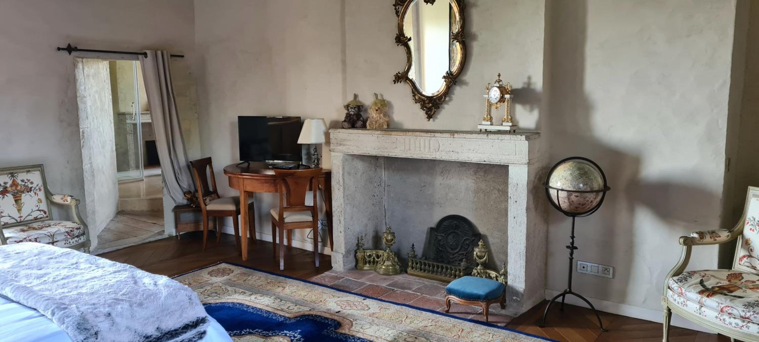 Deluxe Double Room with Bath photo 1