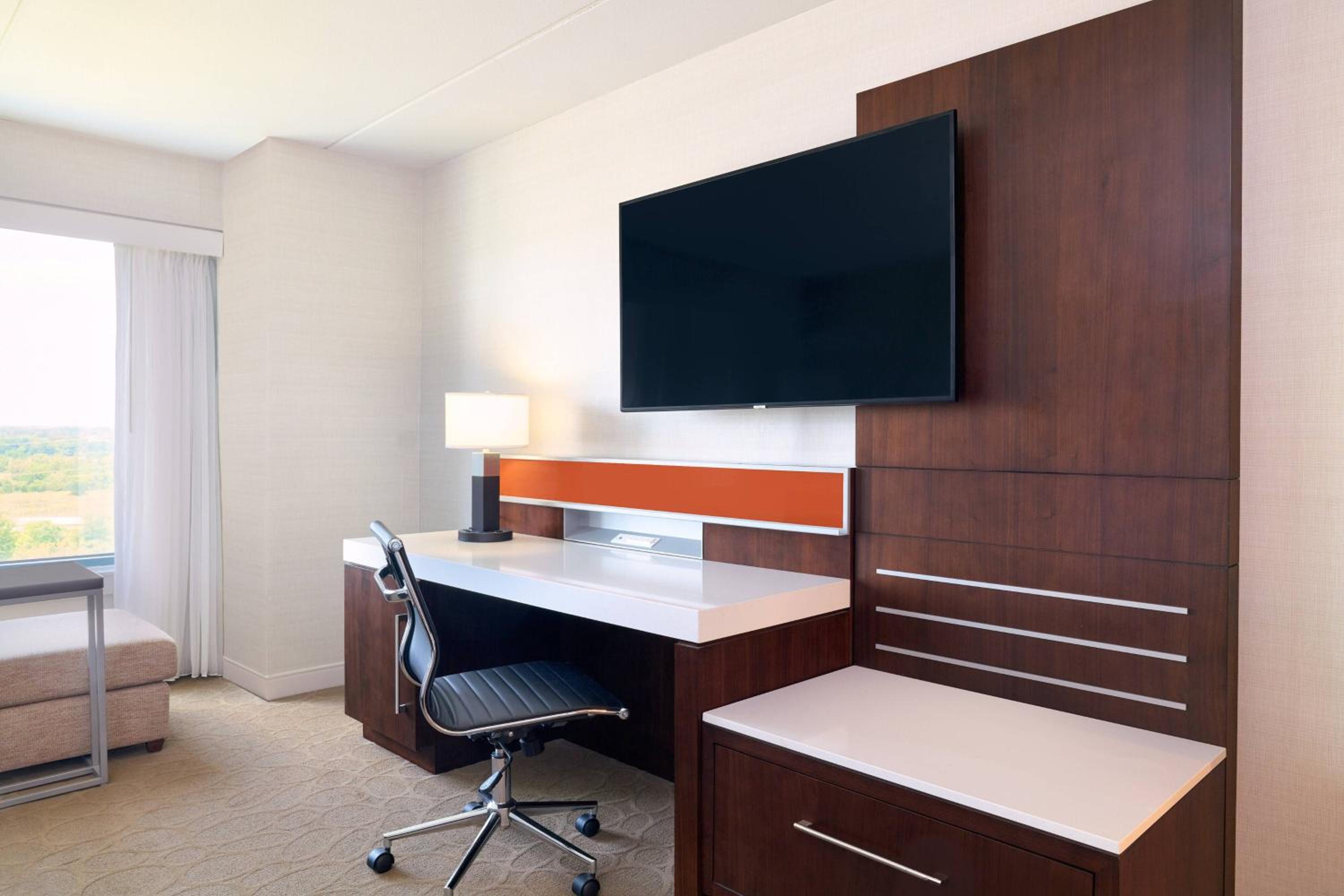 King Guest Room - Photo 2