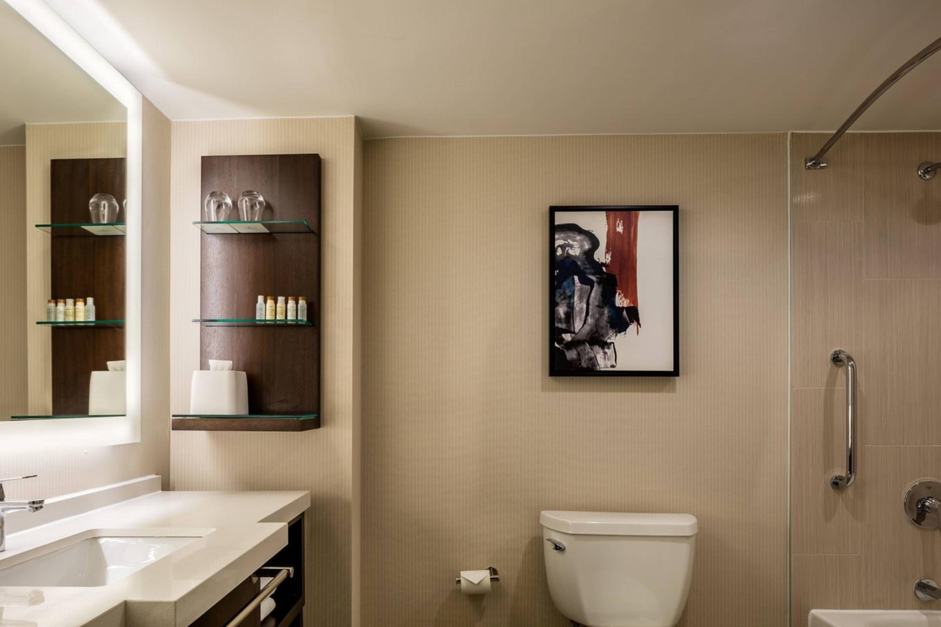 King Guest Room - Photo 3