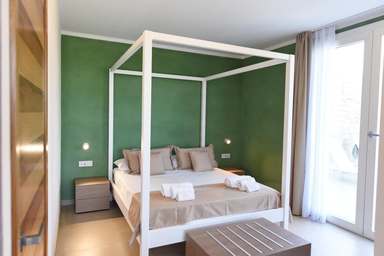 Double Room with Sea View - Photo 10