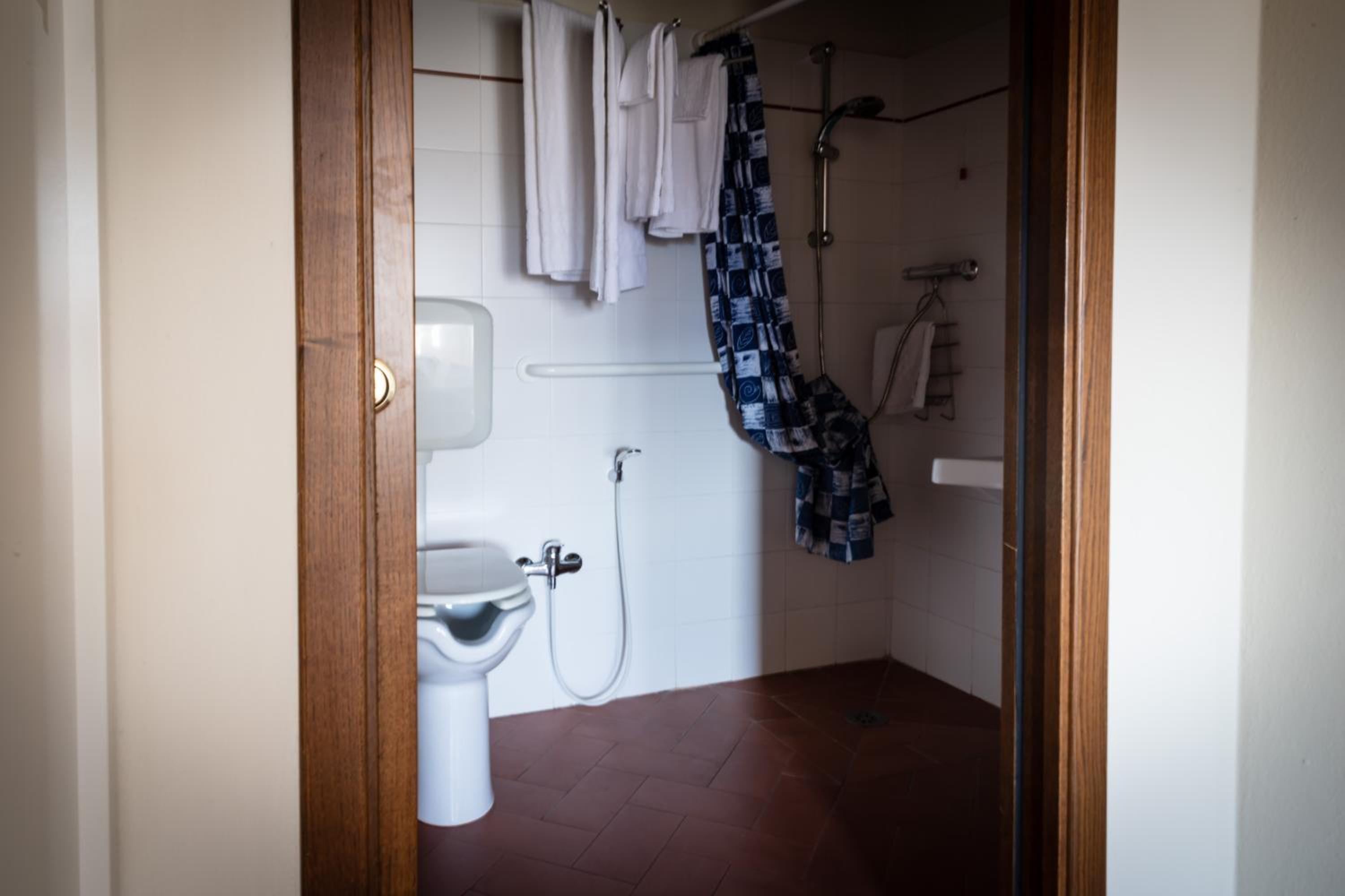 Double Room - Disability Access photo 3