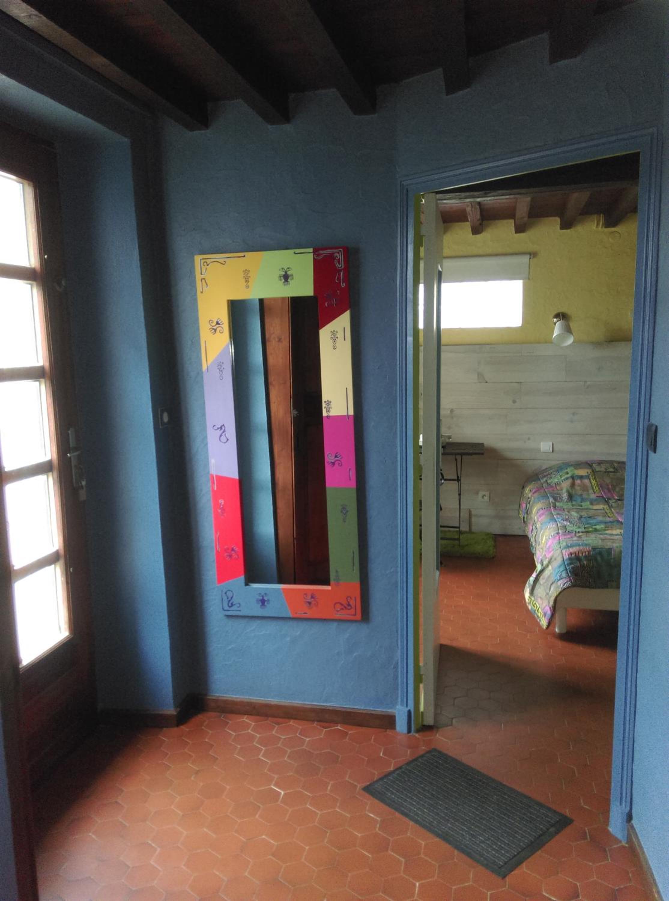 Queen Room with Garden View - Photo 7