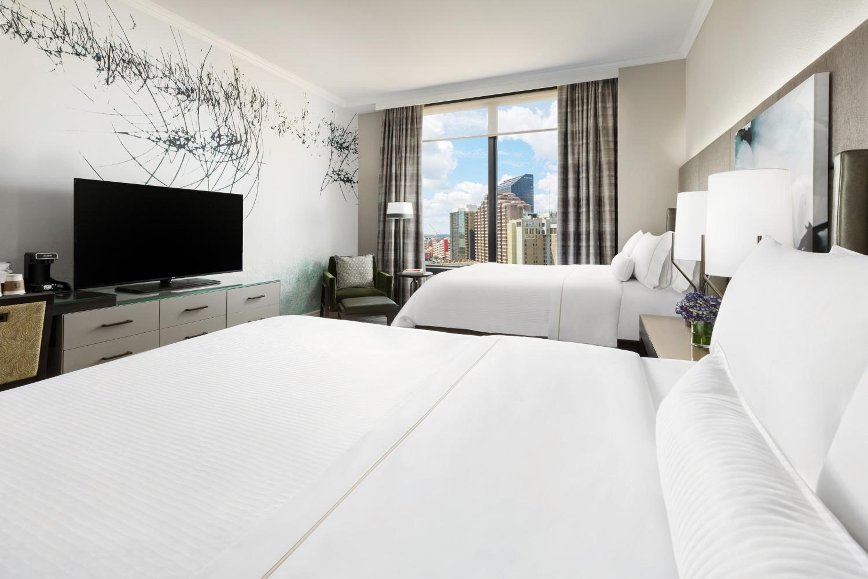 City View Queen, Deluxe Guest room, 2 Queen - Photo 2
