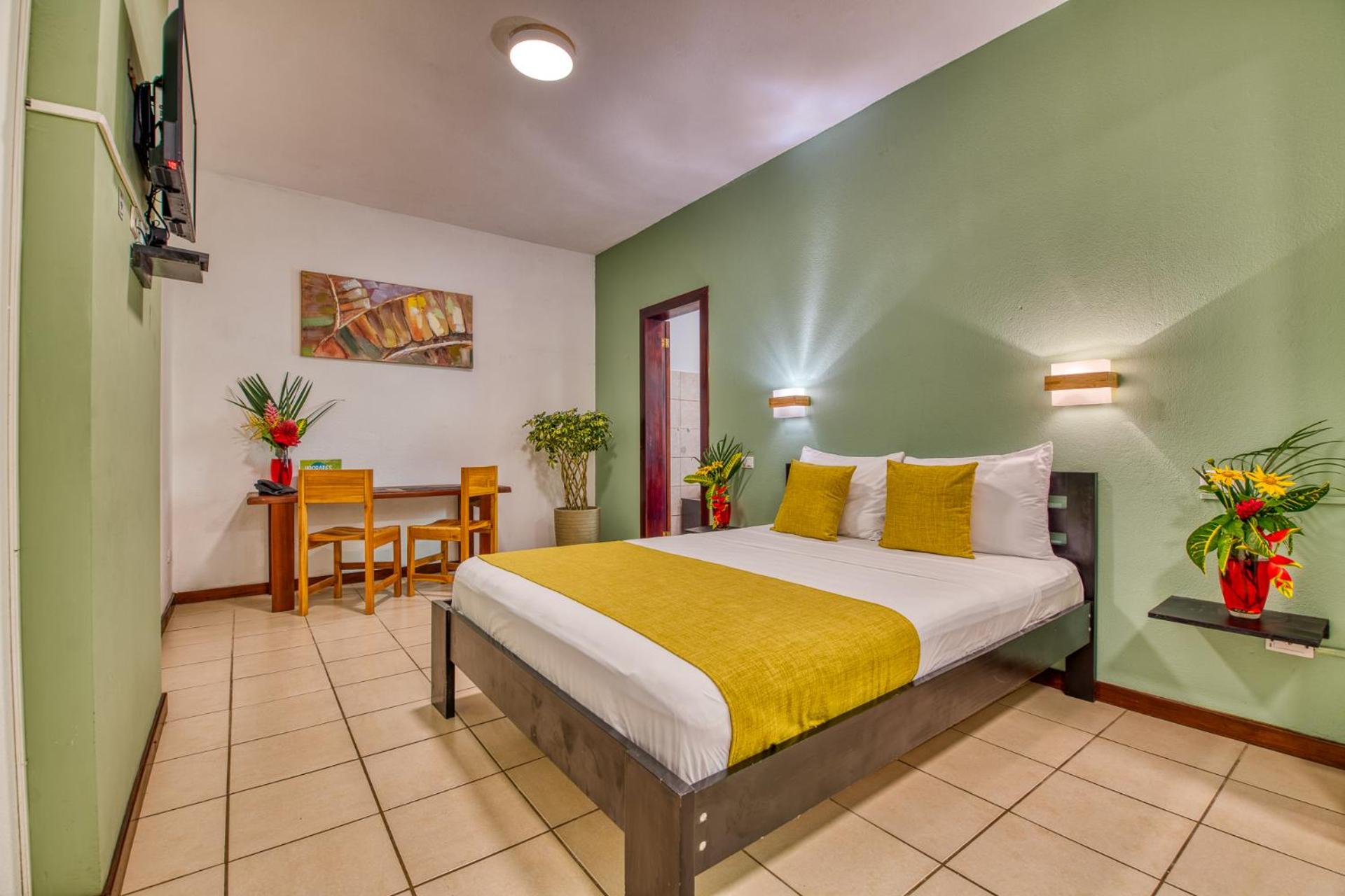 Standard Double or Twin Room - Photo 22