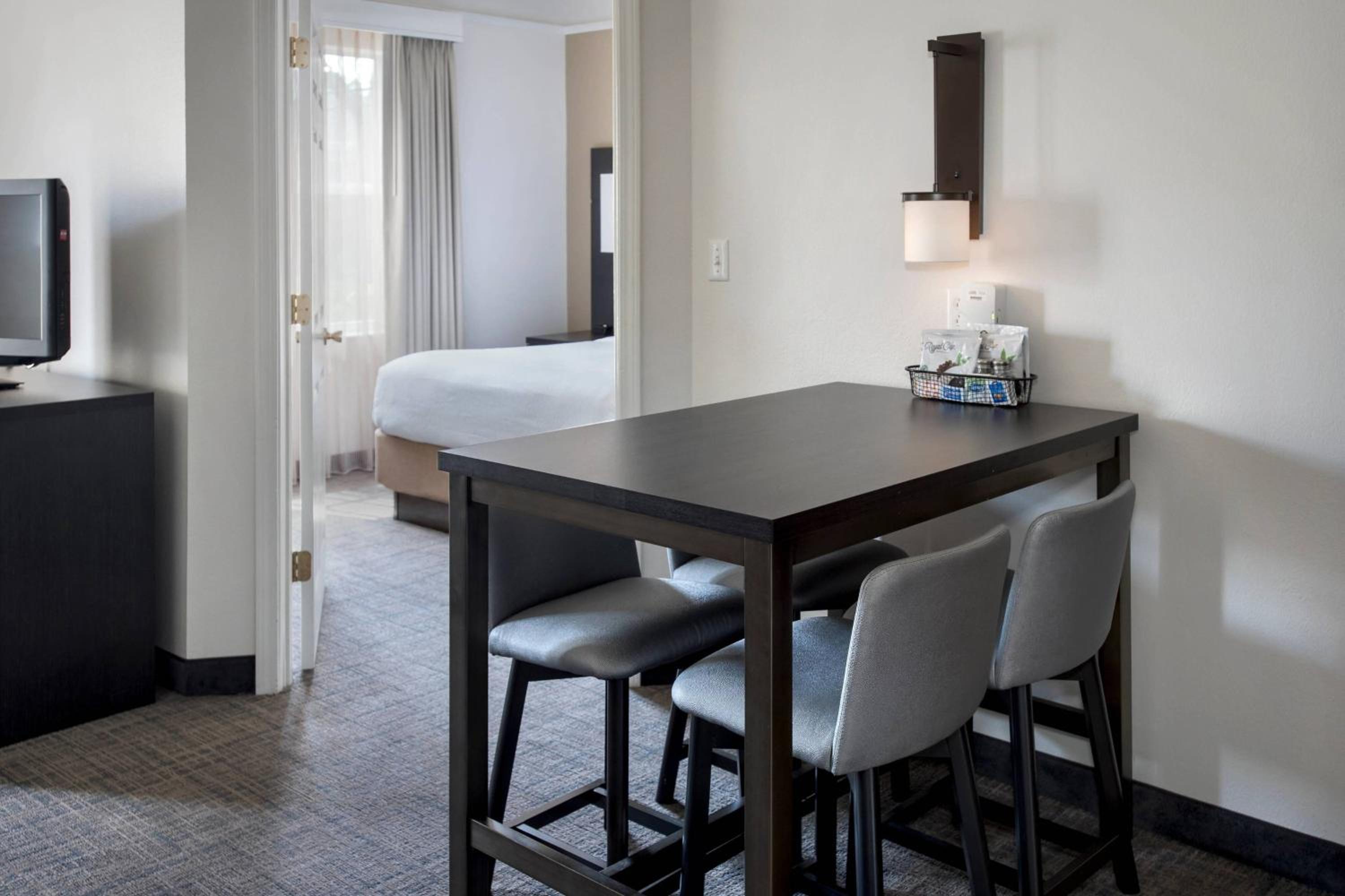 Two-Bedroom Suite - Photo 7