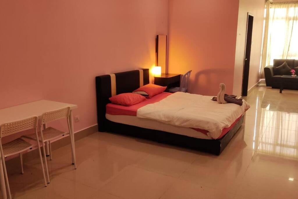 Studio Apartment photo 3