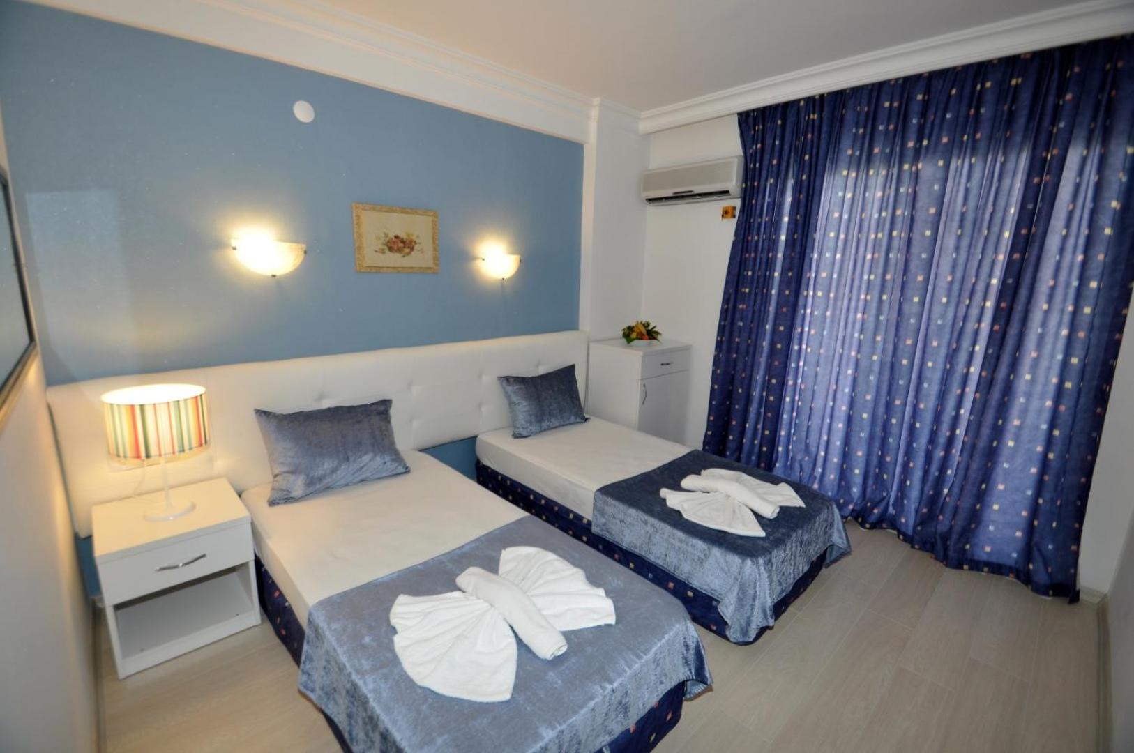 Standard Double or Twin Room - Photo 6