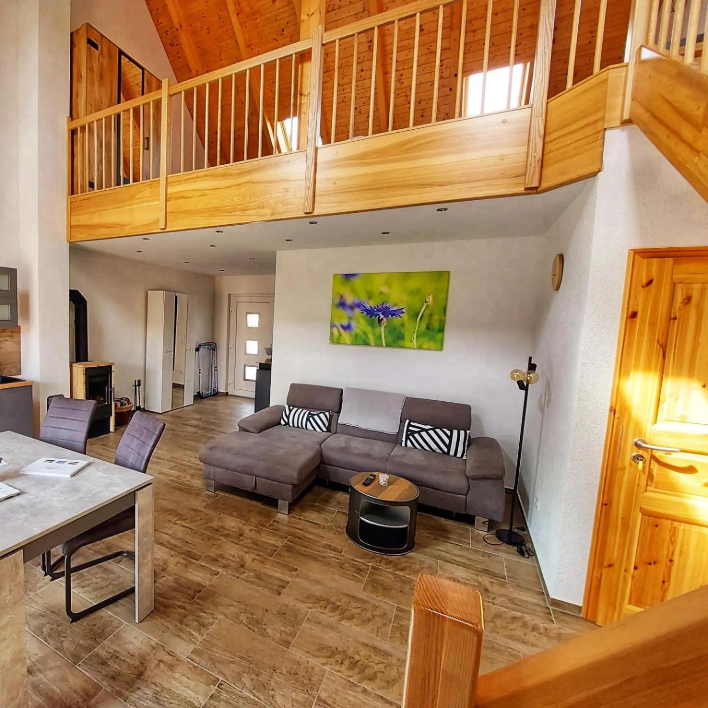 Studio - Split Level photo 1