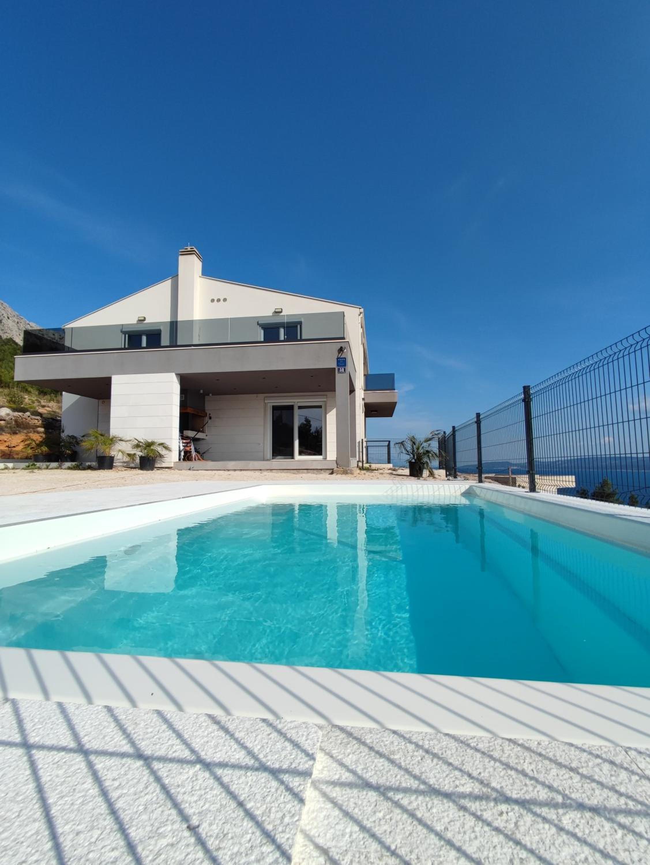 Villa photo 2