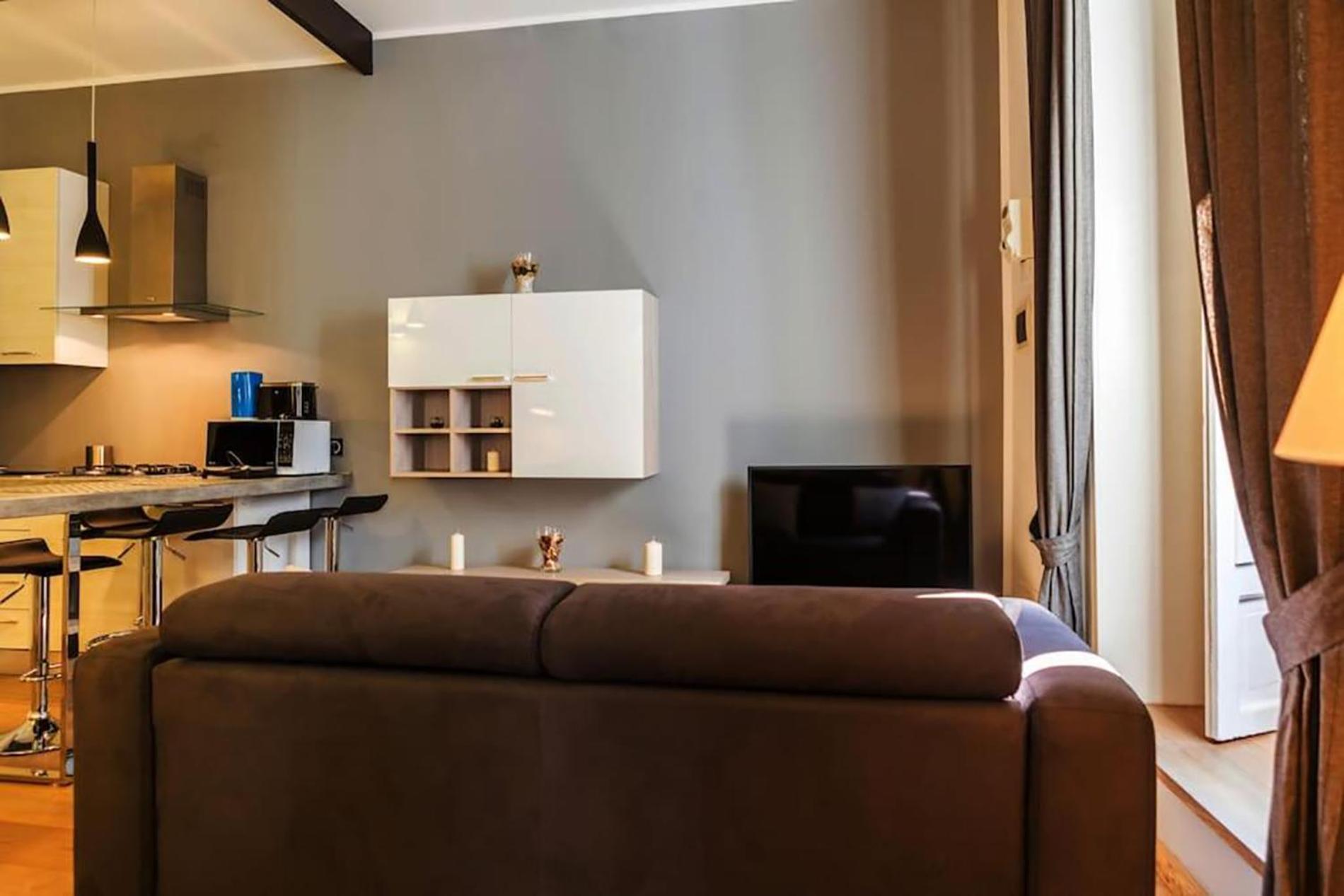 One-Bedroom Apartment - Photo 12