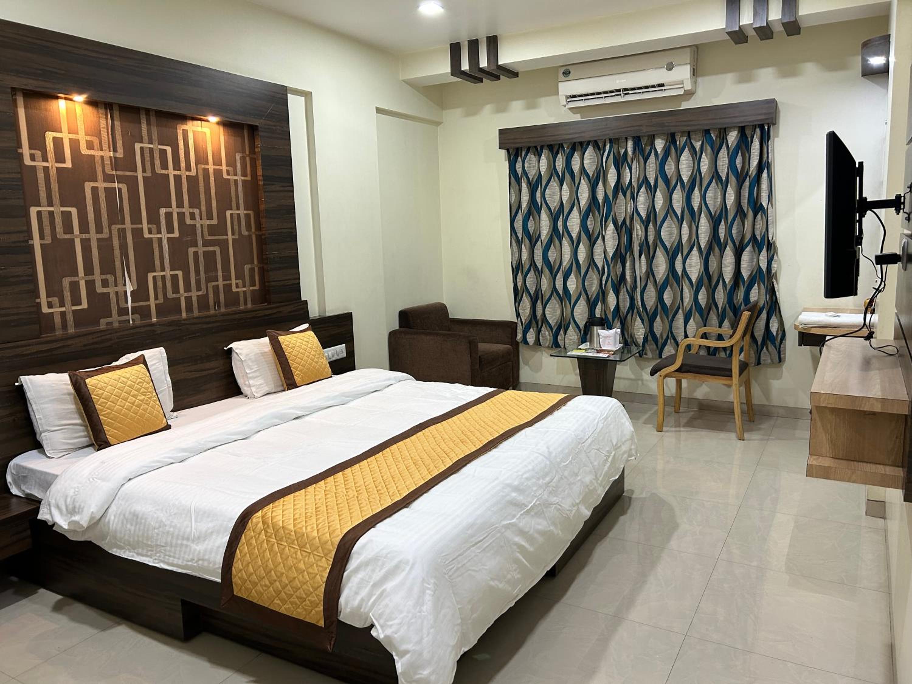 Superior Deluxe Double Or Twin Room  photo 2