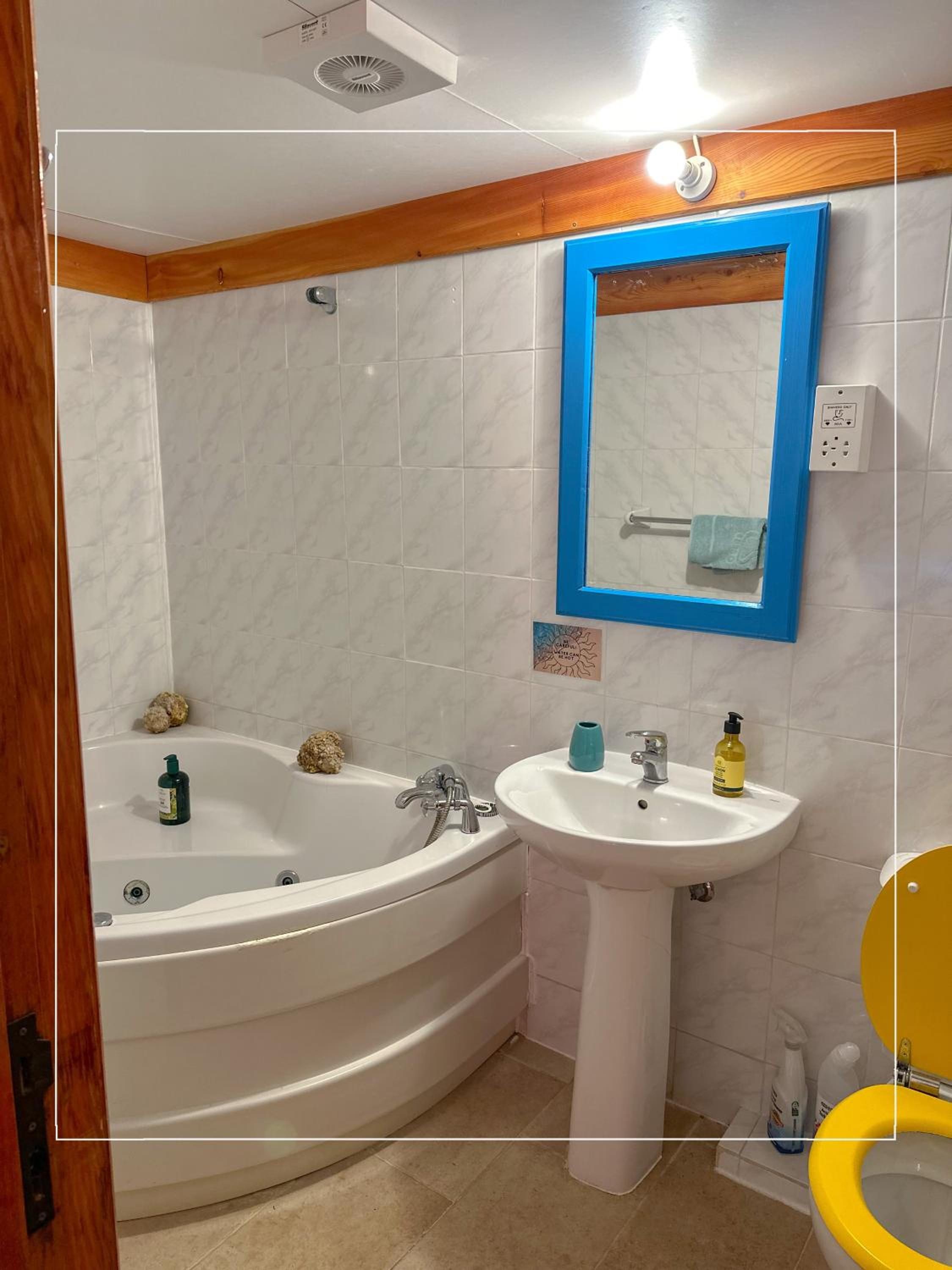 Deluxe Triple Room photo 3