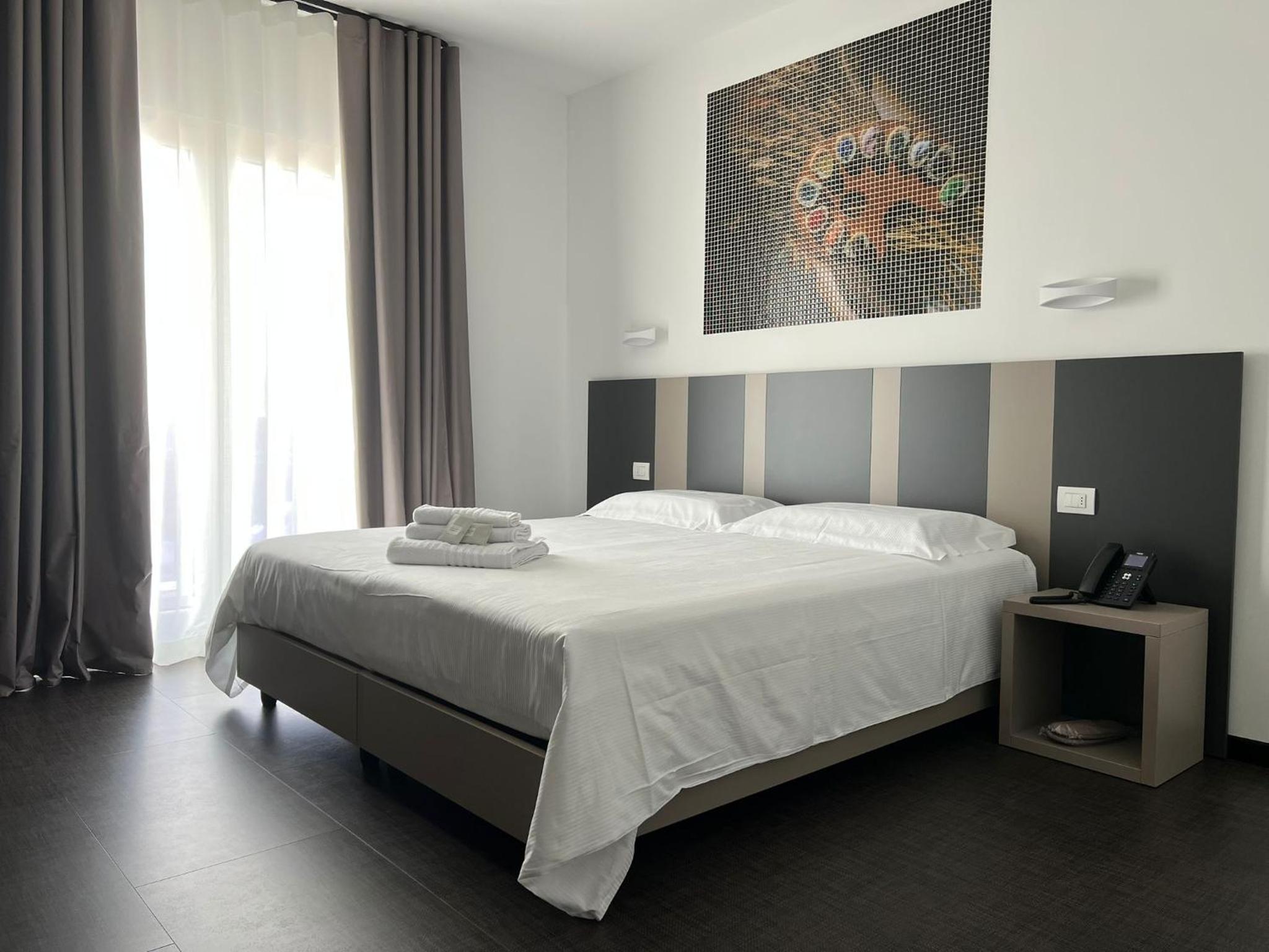 Double Room - Photo 5
