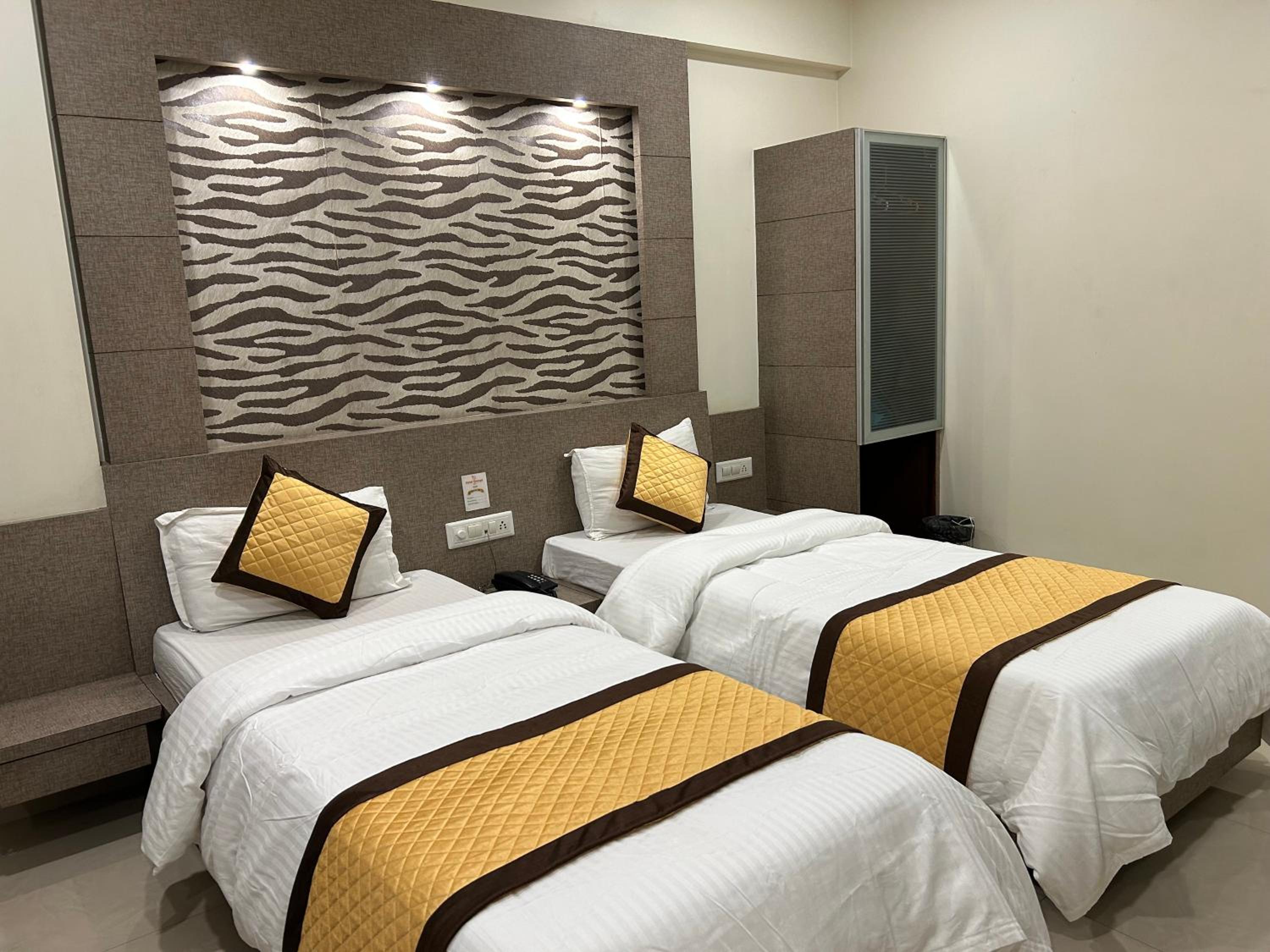 Deluxe Twin Room photo 3