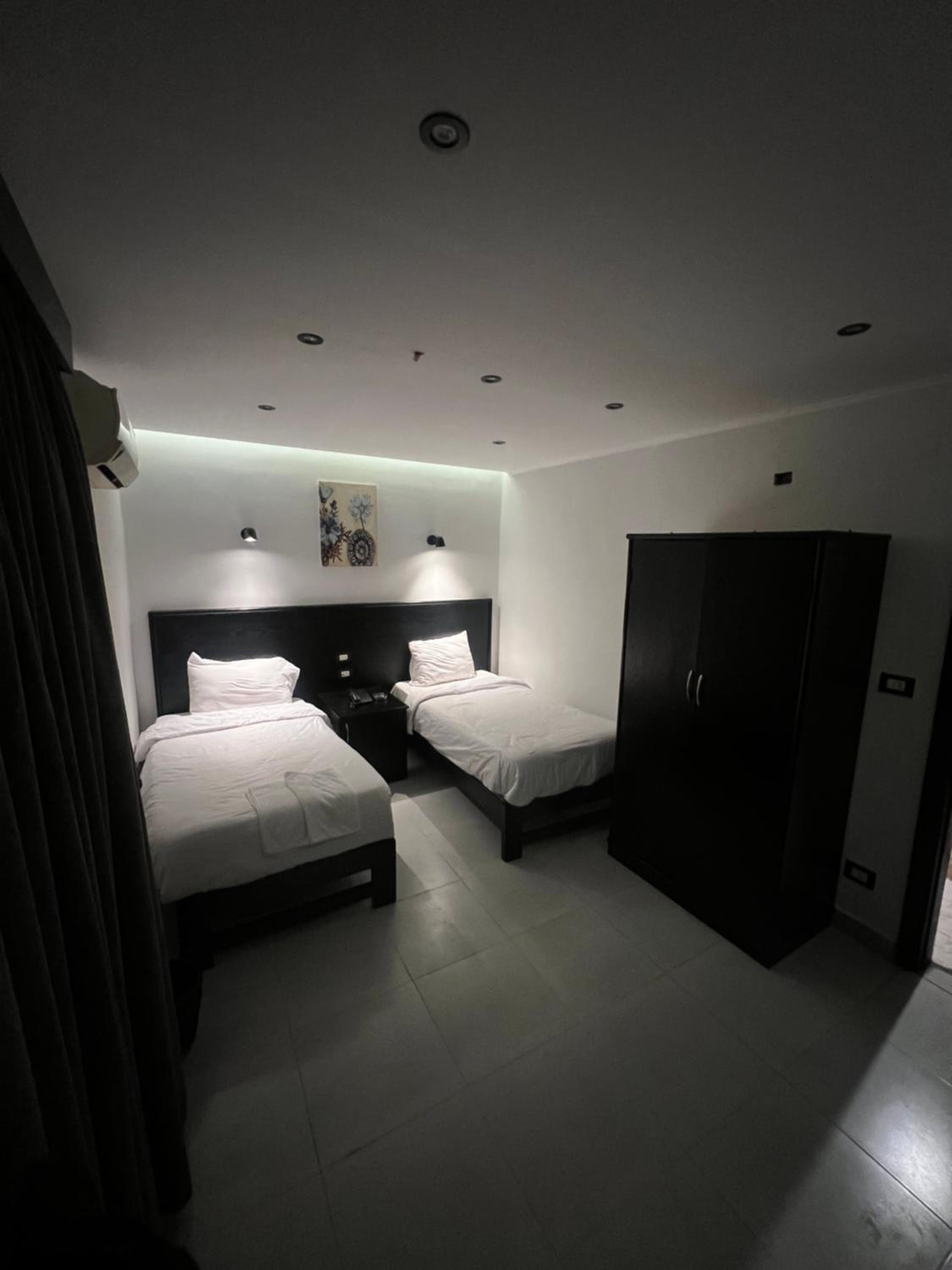 Deluxe Double or Twin Room photo 3