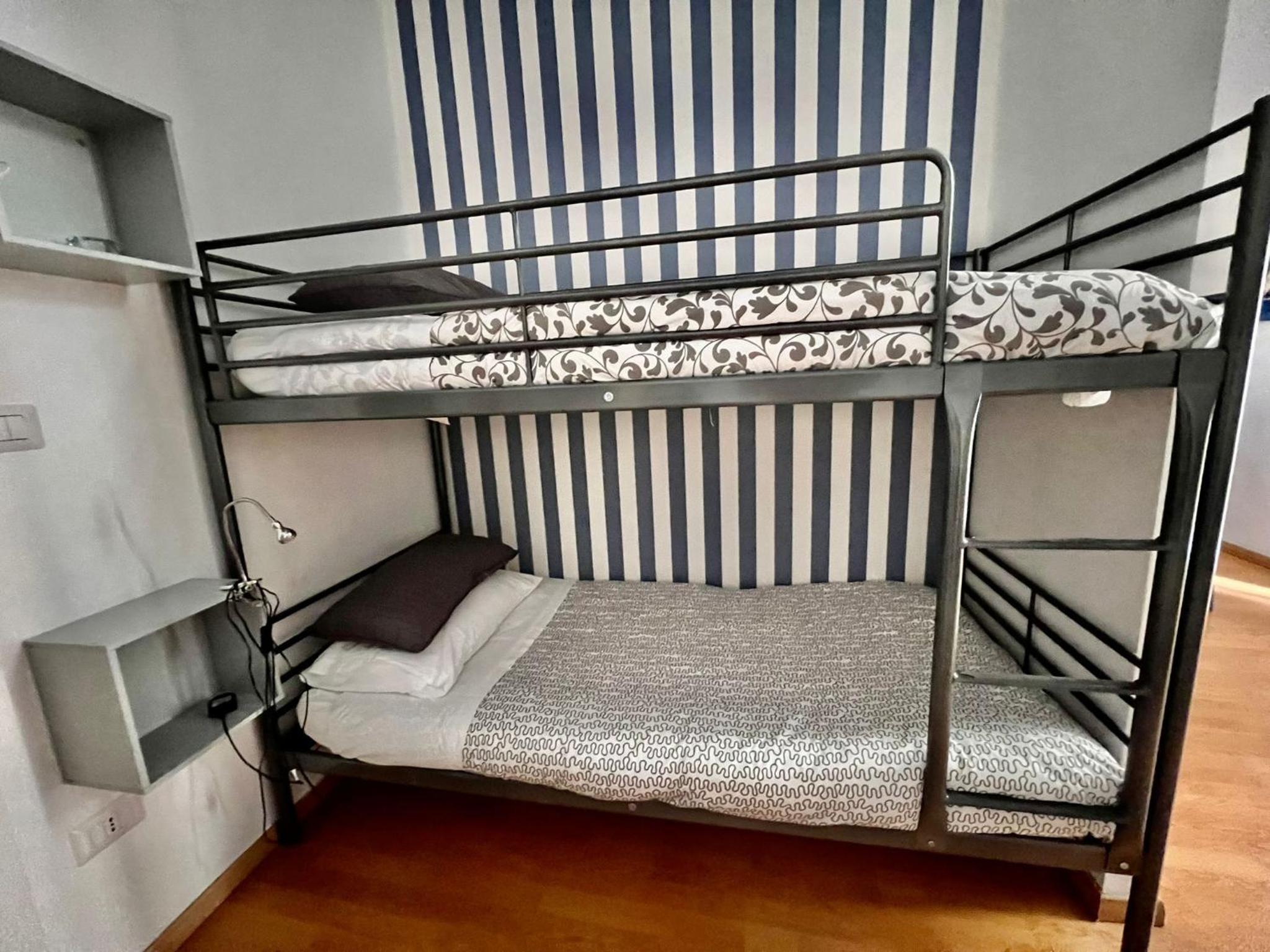 Quadruple Room with Private Bathroom photo 3