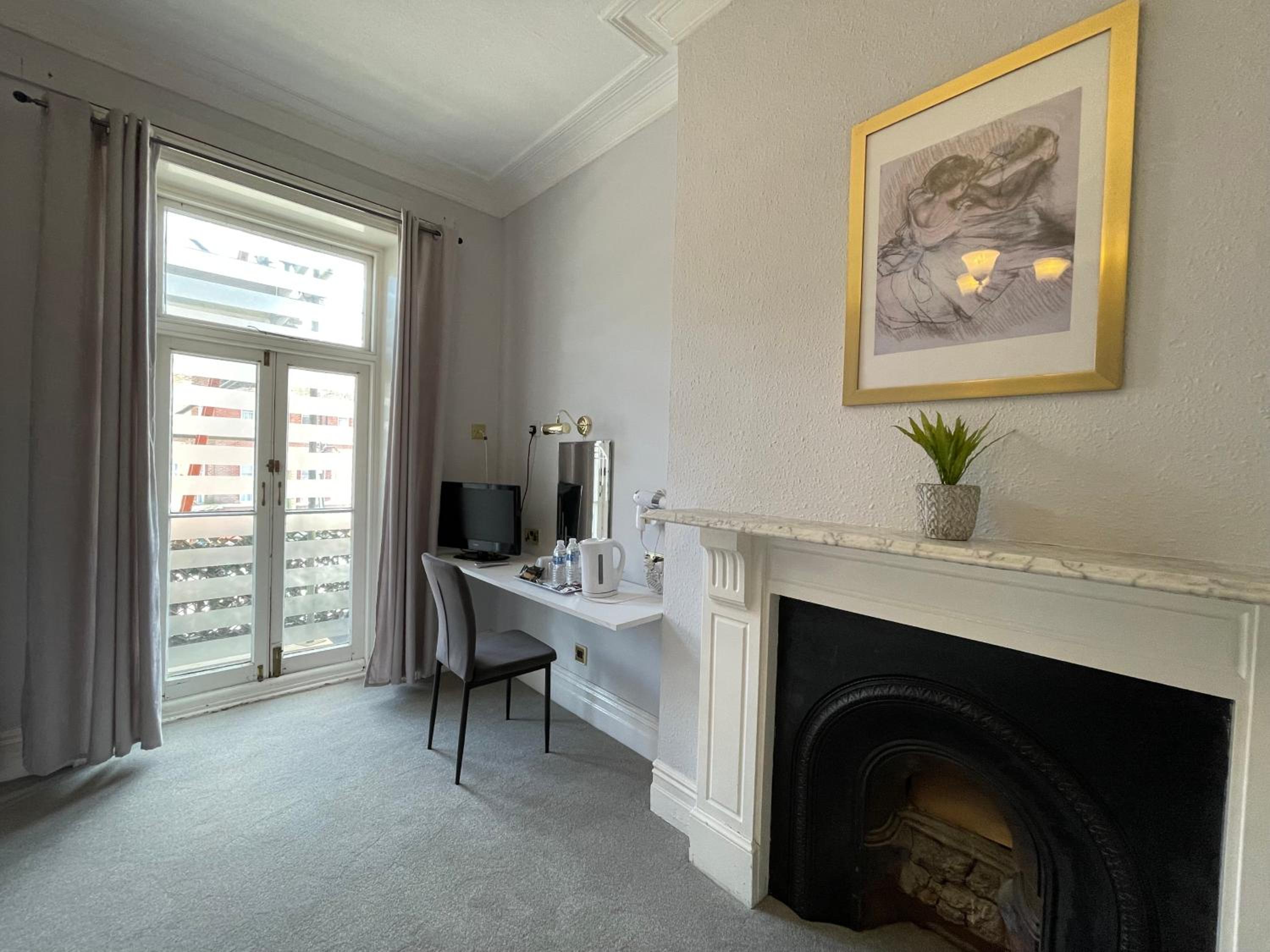 King Room with Balcony photo 3